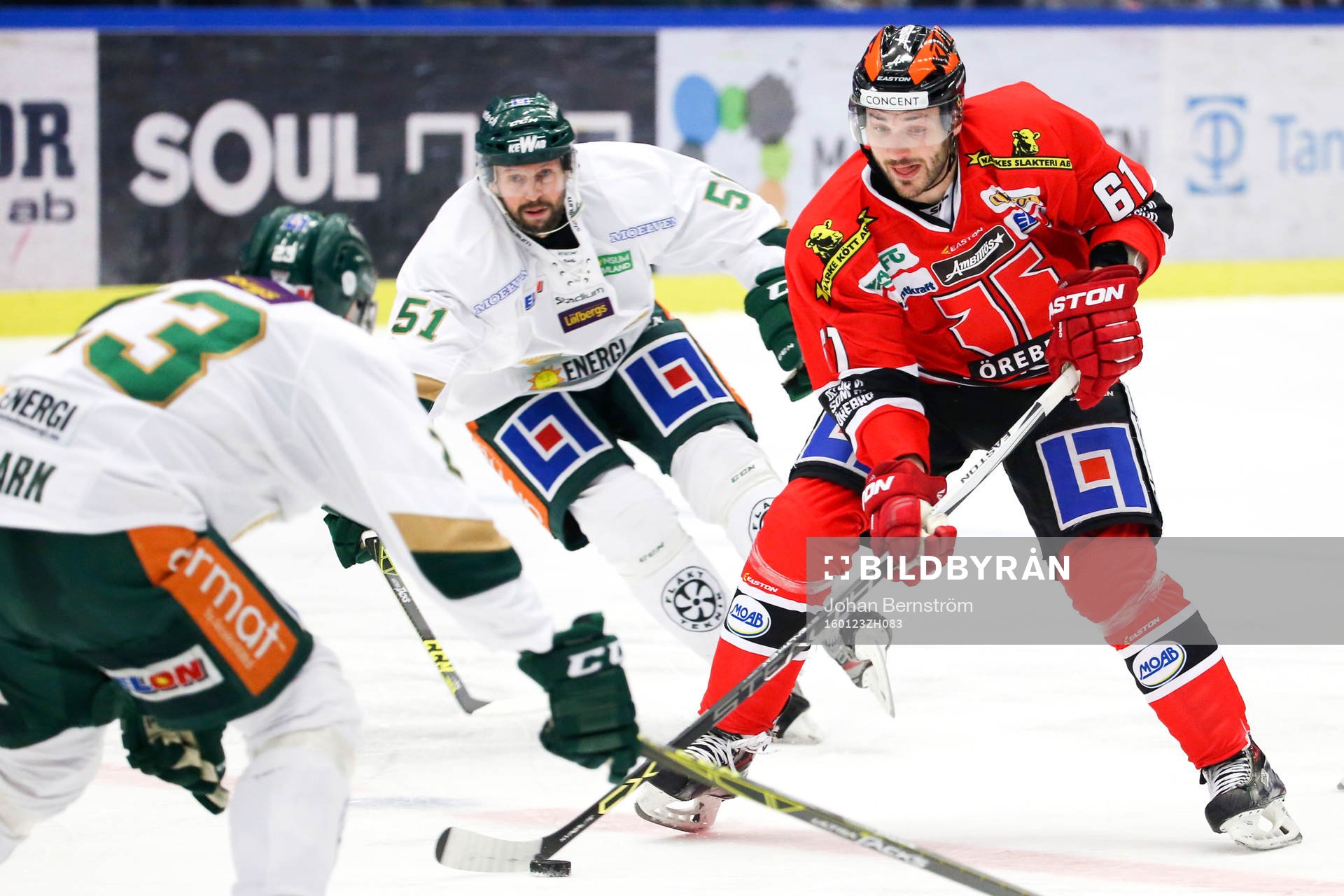 Örebros Justin Hodgman och Färjestads Rickard Wallin och
