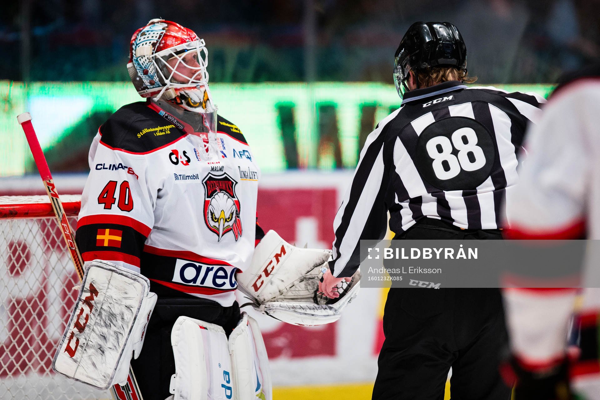 Malmö Redhawks målvakt Pontus Sjögren lämnar pucken