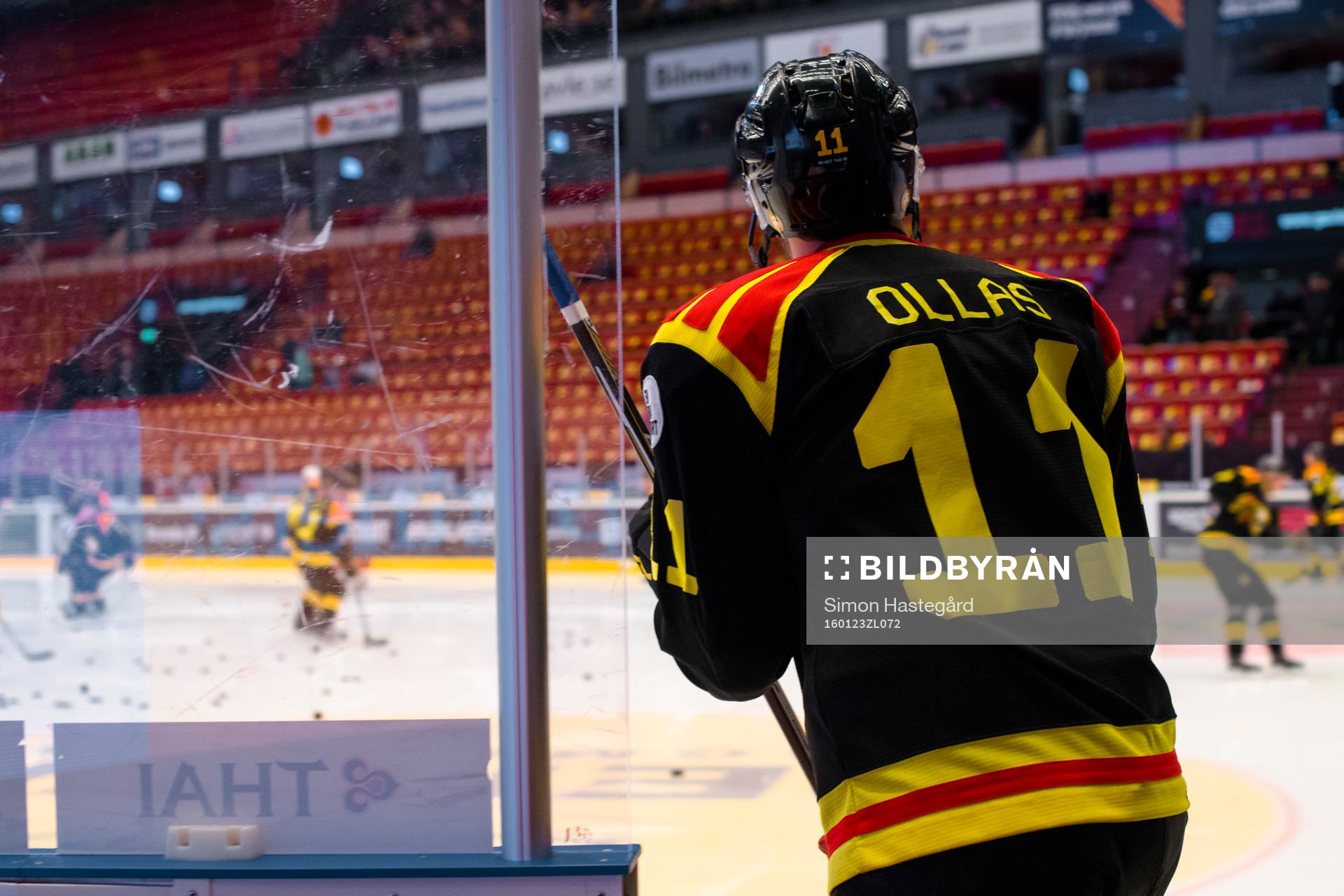 Brynäs Jesper Ollas före ishockeymatchen i SHL mellan