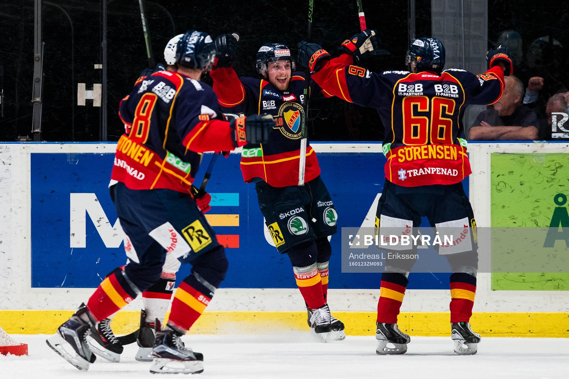 Djurgårdens Linus Hultström jublar