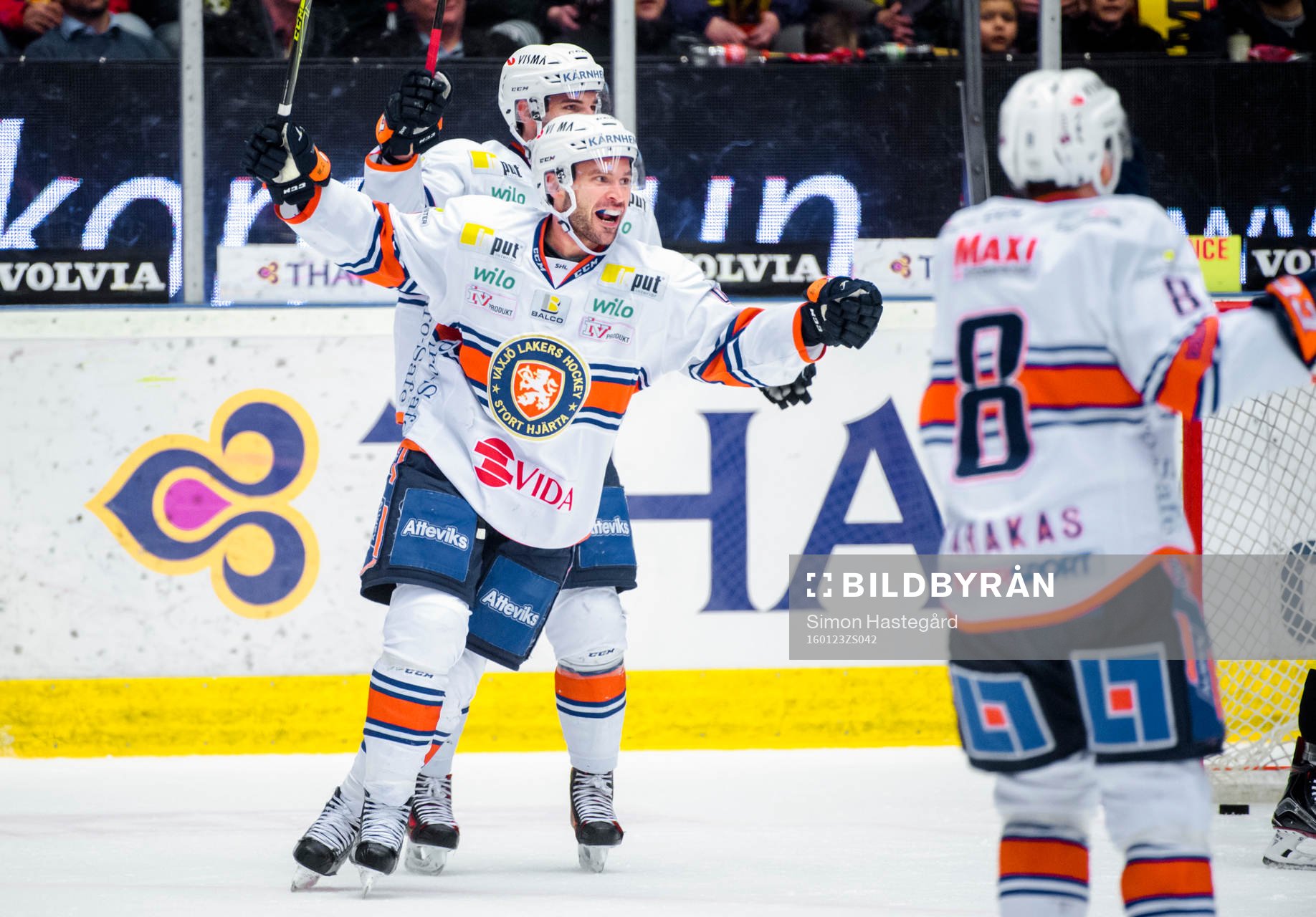 Växjös Josh Hennessy jublar