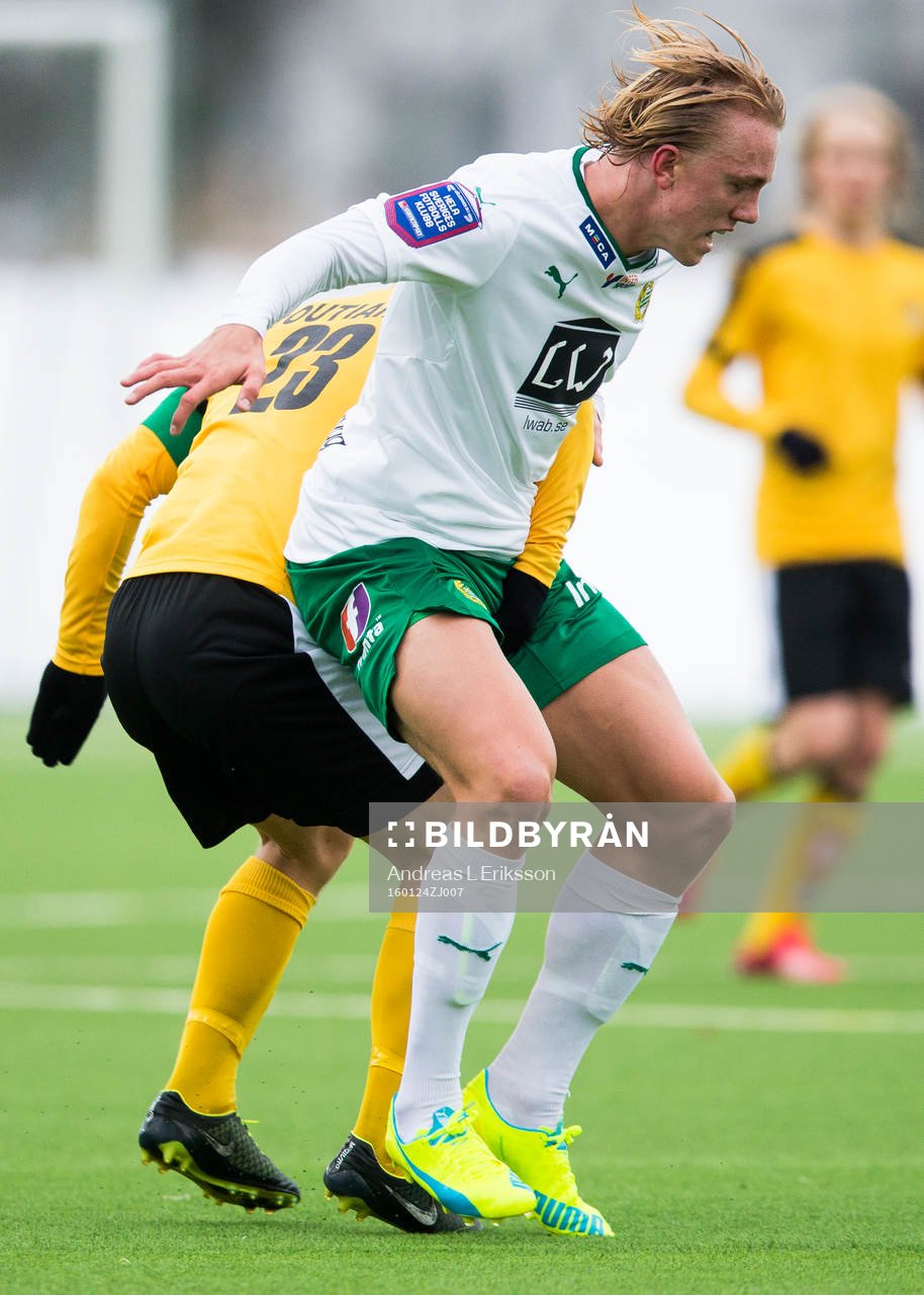 KuPS Patrick Poutiainen tar tag i Hammarbys Isac Lidberg