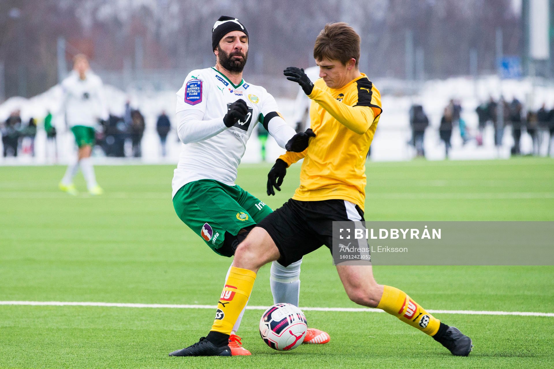Hammarbys Kennedy Bakircioglu i kamp om bollen med KuPS Antti-Ville Räisänen under träningsmatchen i fotboll mellan Hammarby och KuPS den 24 juanuari 2016 i Stockholm.