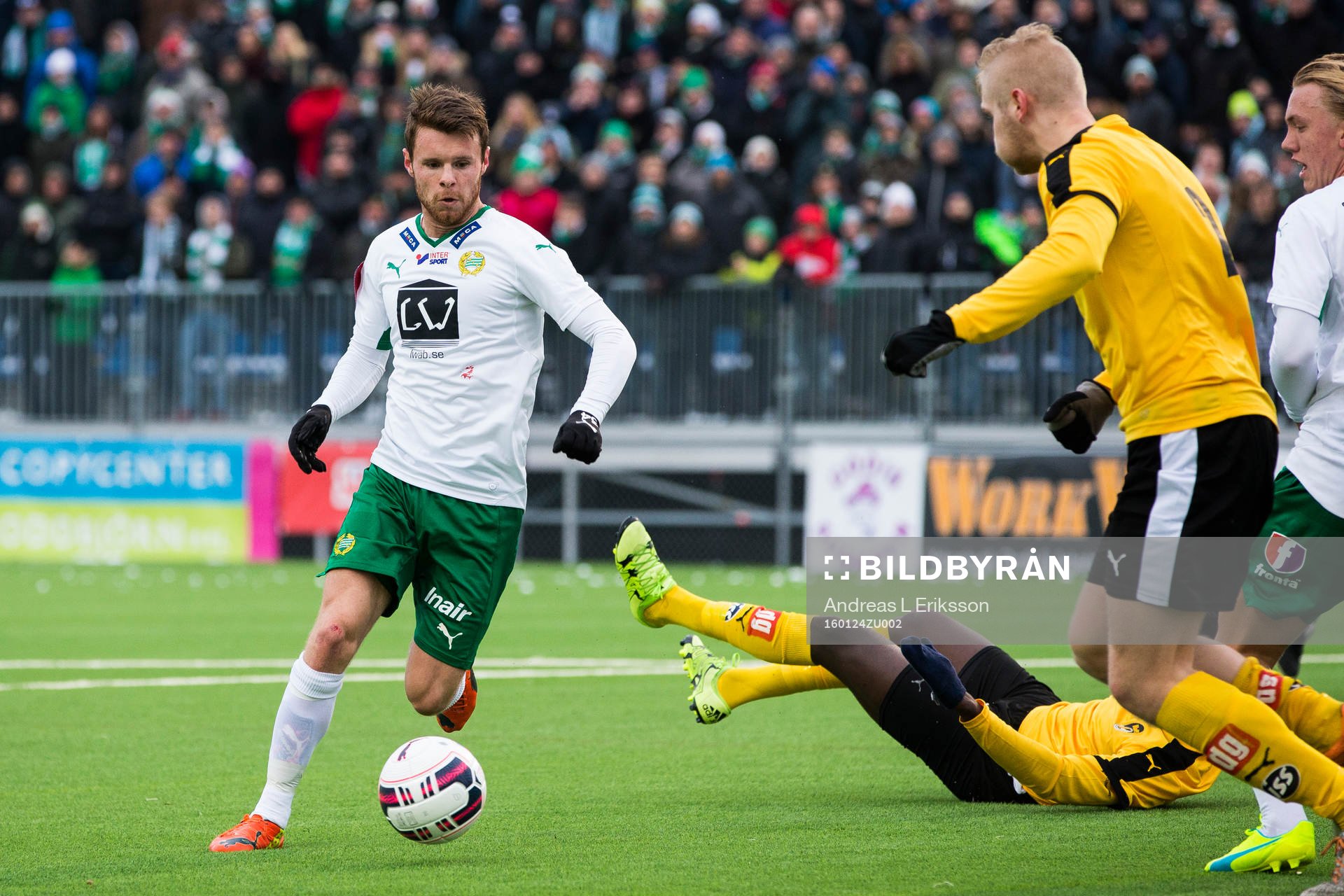 Hammarbys Måns Söderqvist med bollen