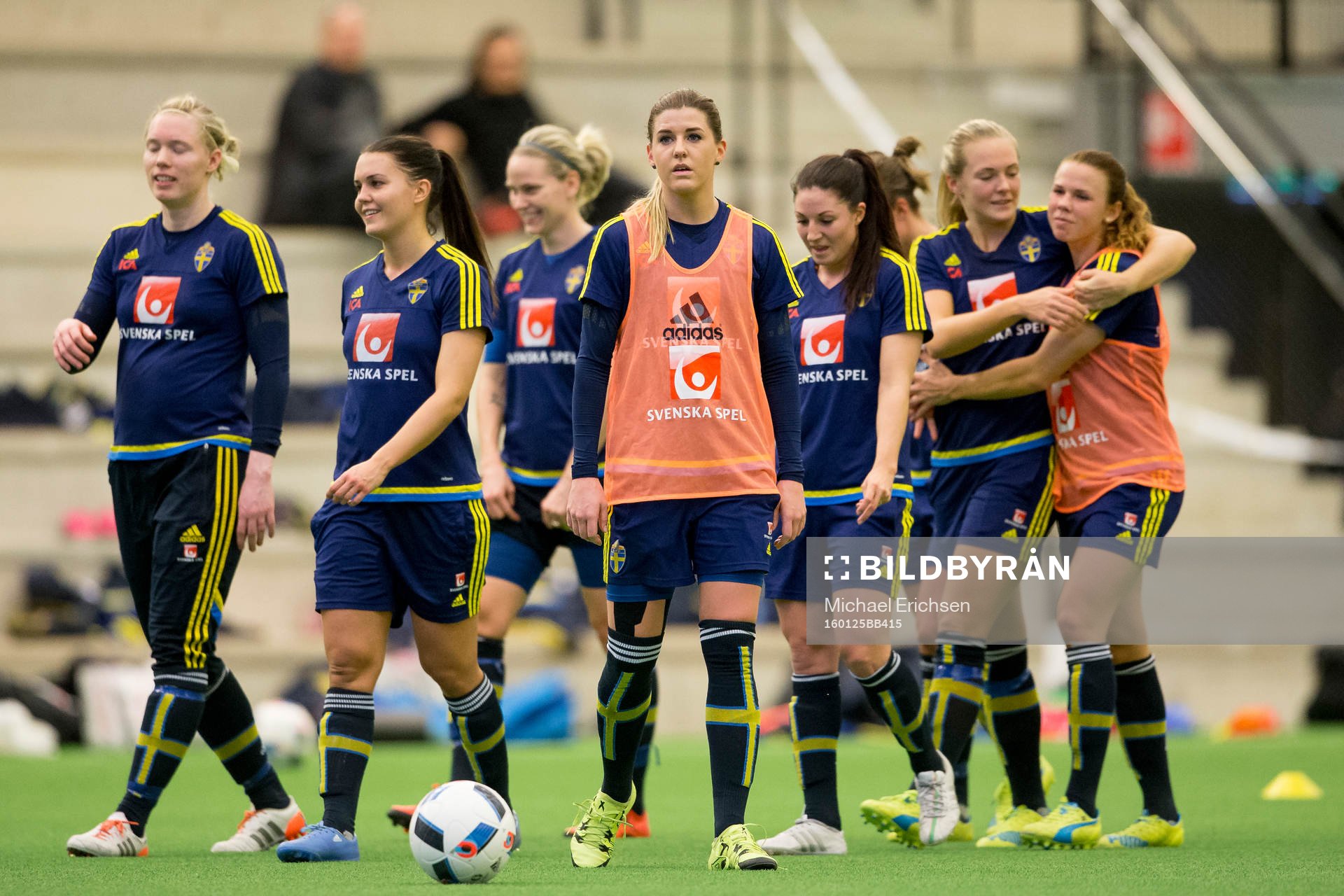 Sveriges Olivia Schough i mitten under en träning med det svenska damlandslaget i fotboll den 25 januari 2016 i Göteborg.