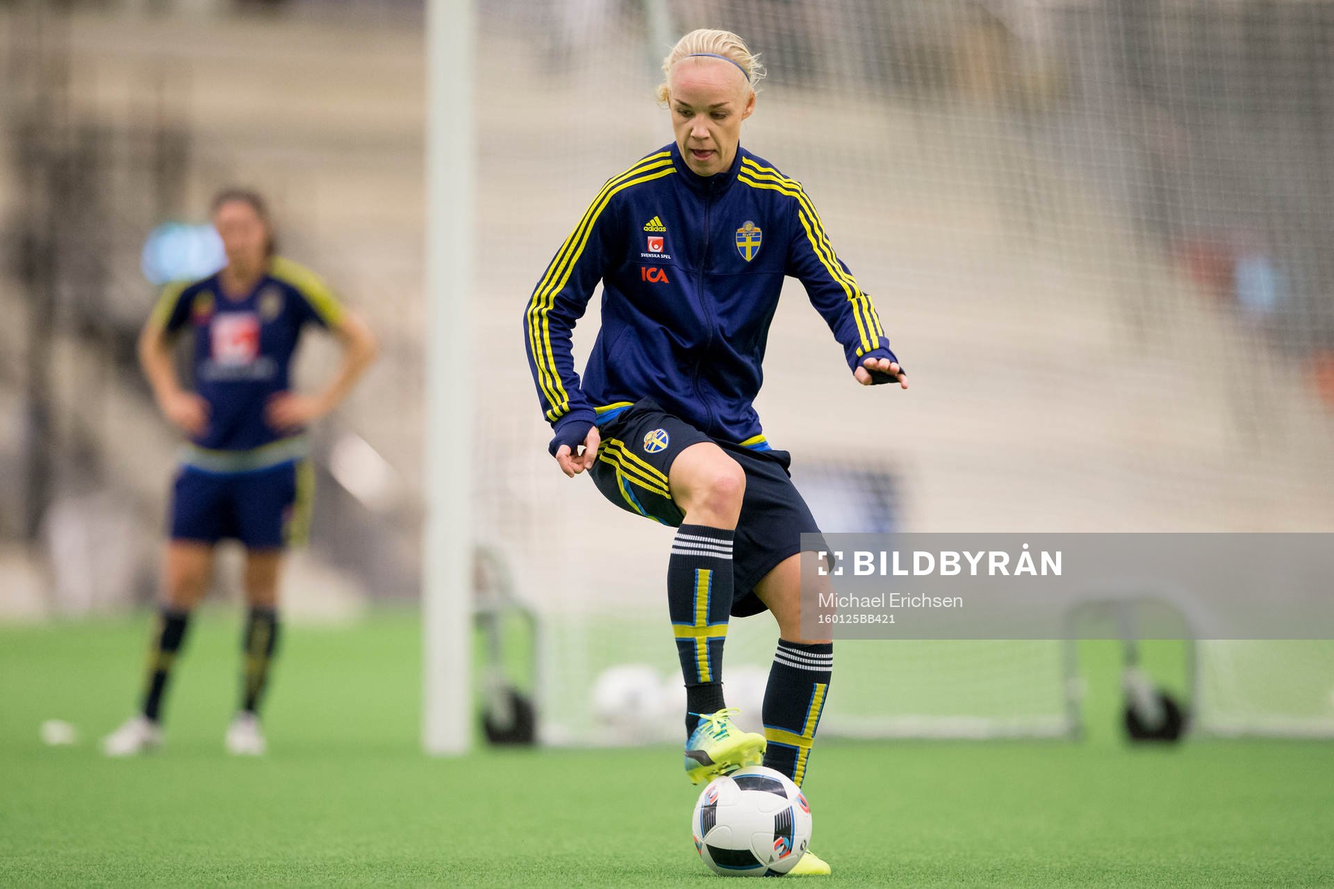 Sveriges Caroline Seger under en träning med det svenska damlandslaget i fotboll den 25 januari 2016 i Göteborg.