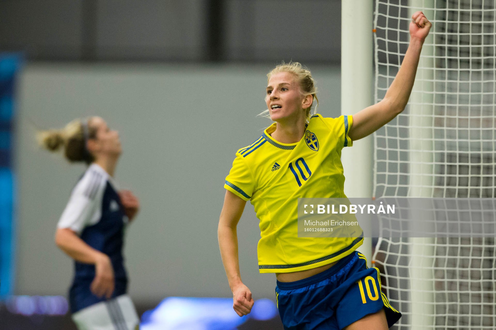 Sveriges Sofia Jakobsson jublar