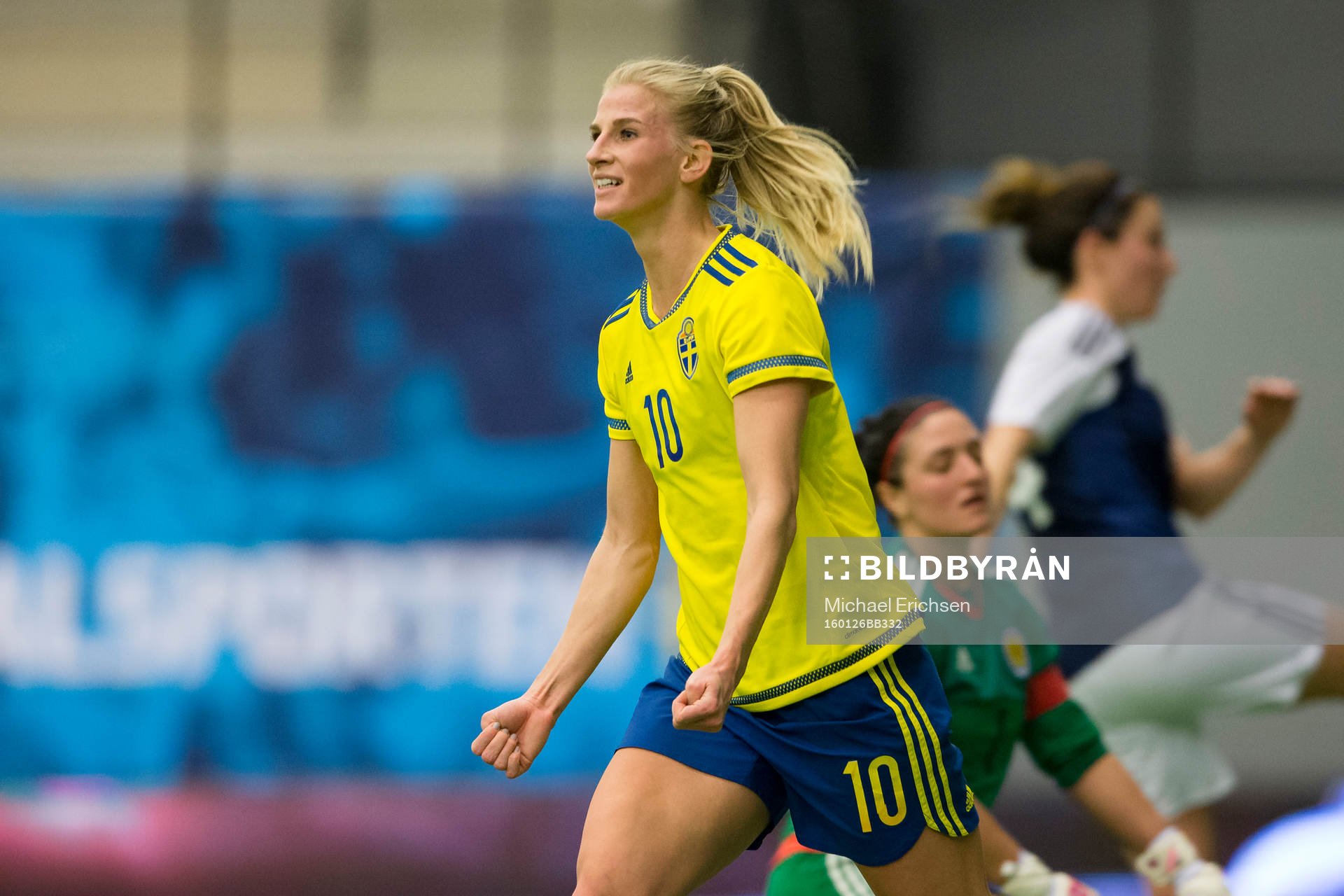 Sveriges Sofia Jakobsson jublar
