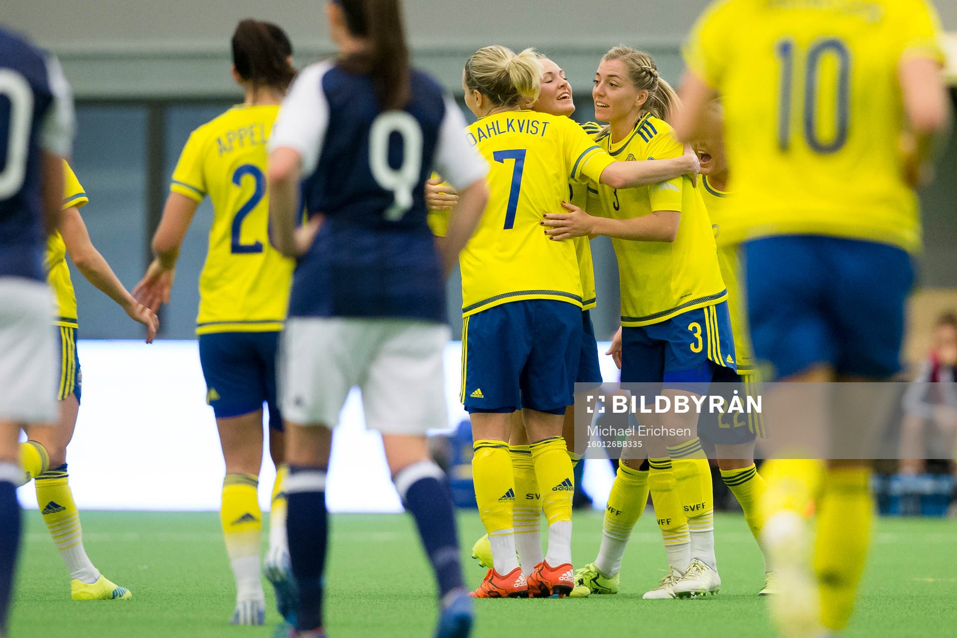 Sveriges Magdalena Ericsson kramas om