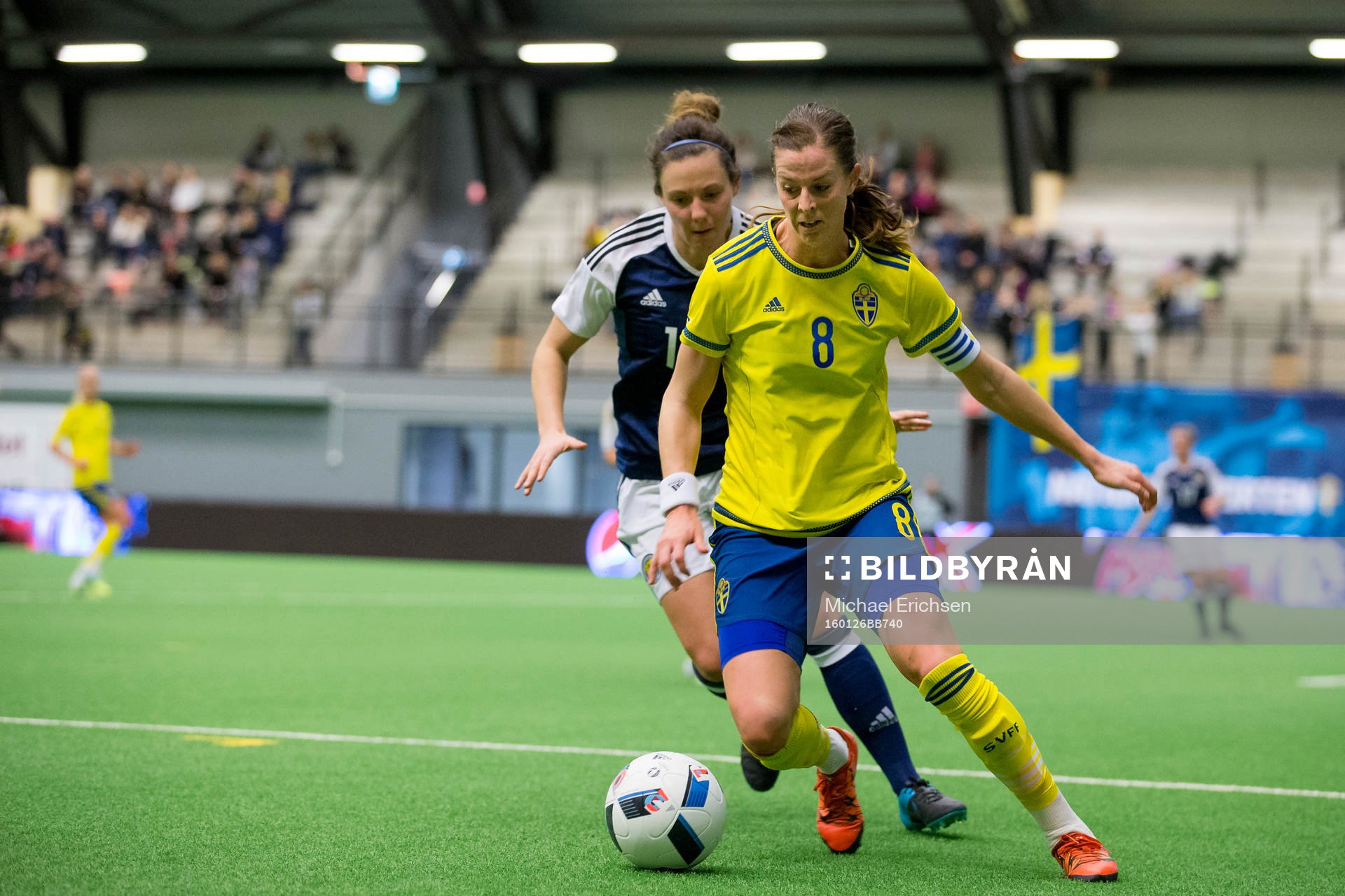 Sveriges Lotta Schelin mot Skottlands Rachel Corsie