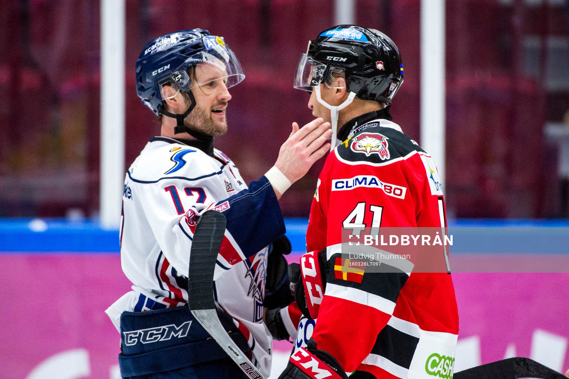 Linköpings Sebastian Karlsson kramar om Malmö Redhawks