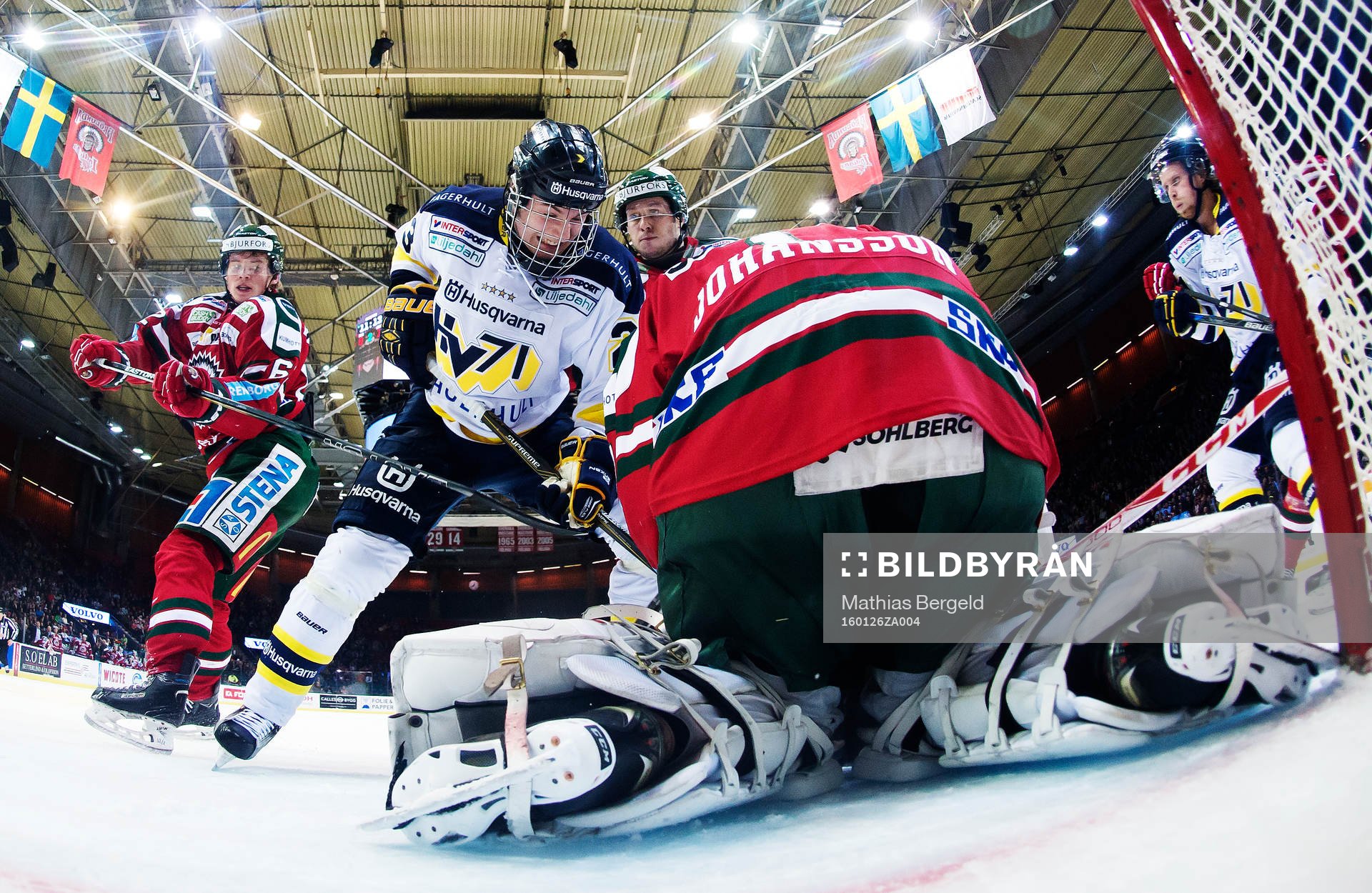 s Lias Andersson med målchans framför Frölundas mål