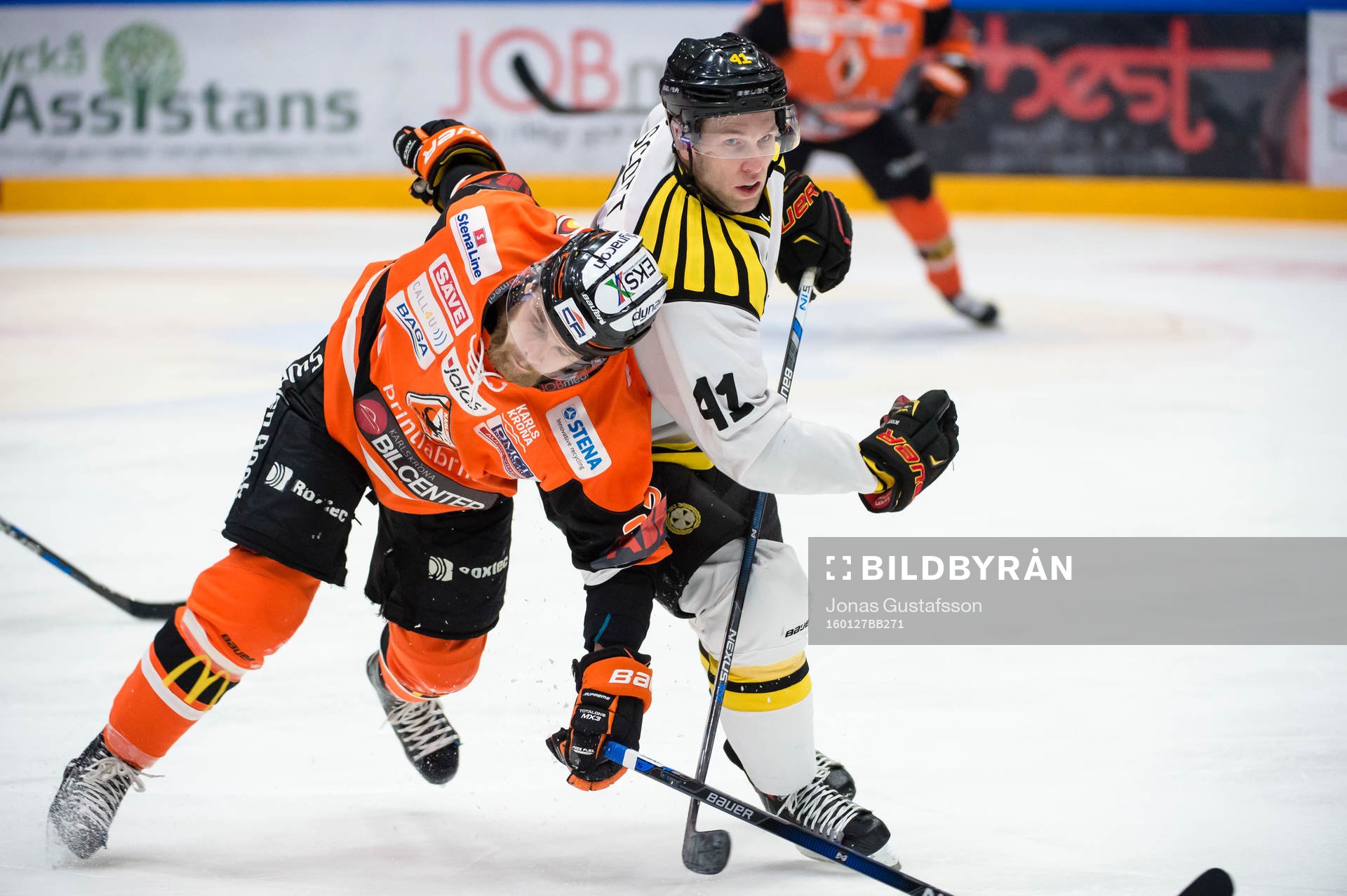 Karlskronas Anton Grundel och Brynäs Greg Scott