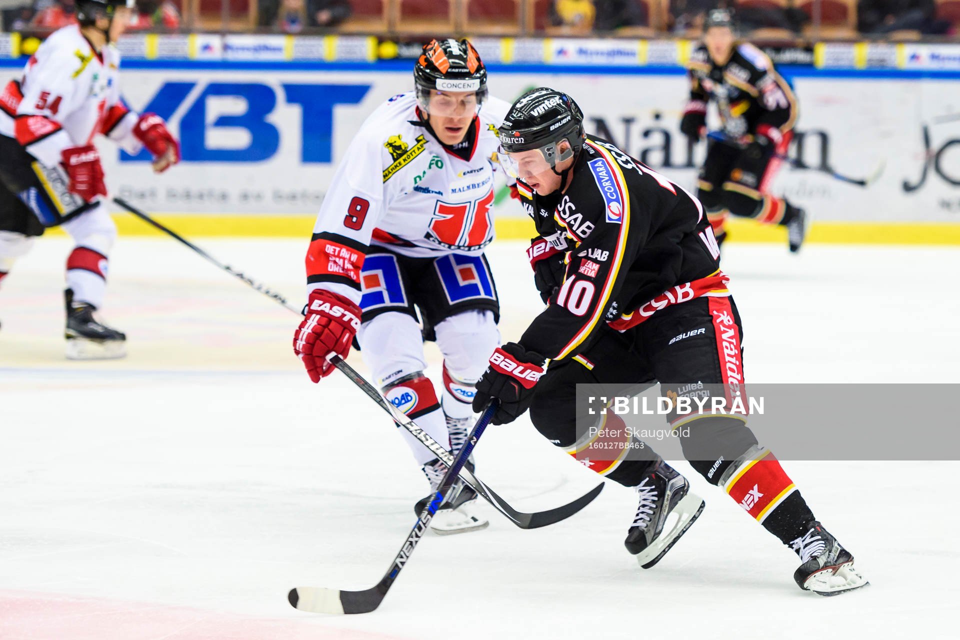 Luleås Toni Rajala och Örebros Joonas Jalvanti