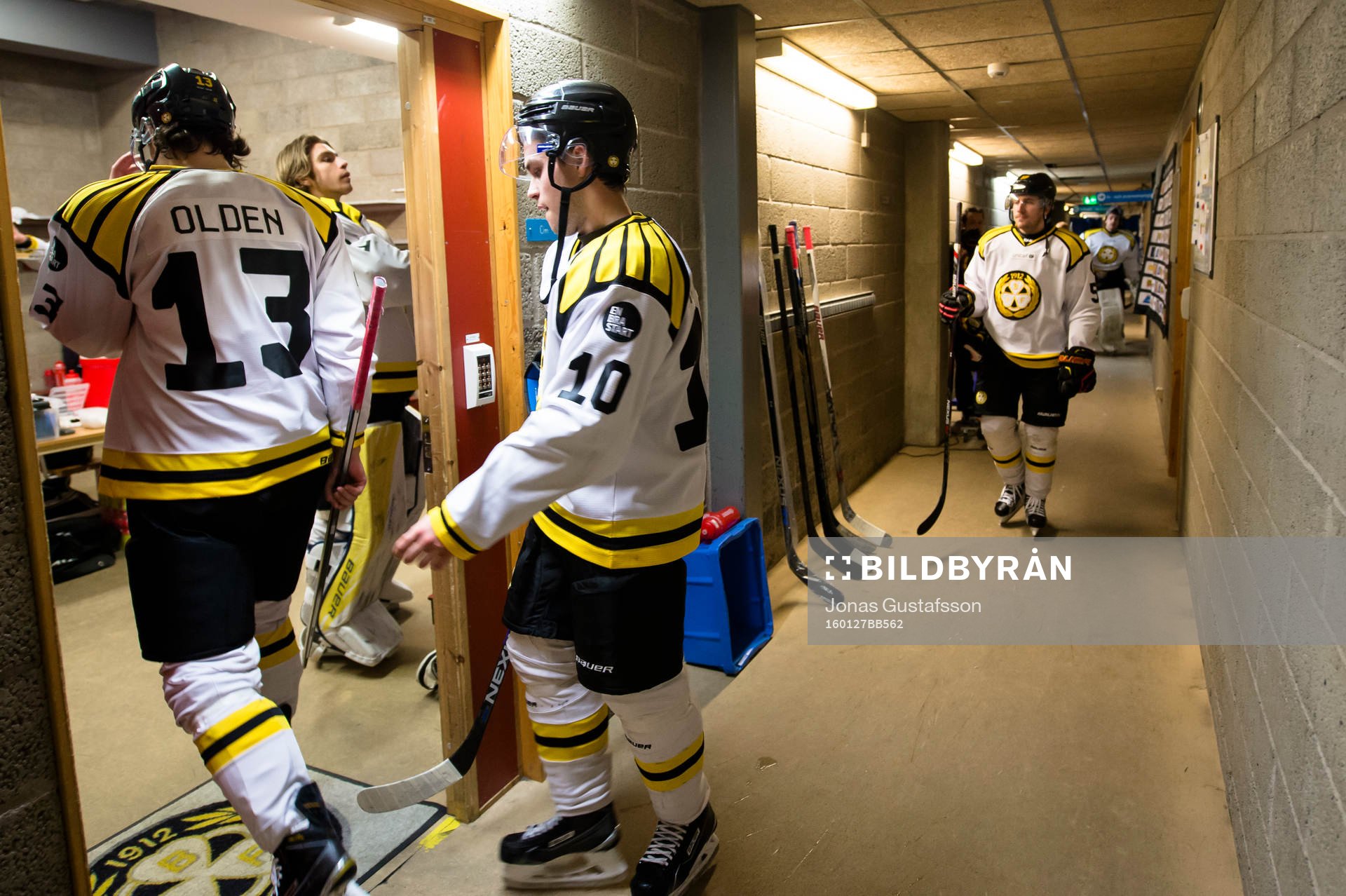 Brynäs Sondre Olden och Mattias Nörstebö deppar på väg
