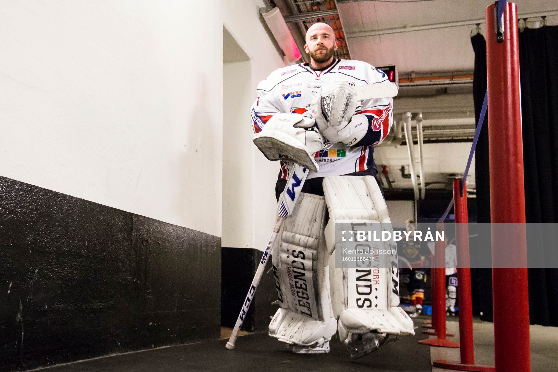 Linköpings målvakt David Rautio på väg till