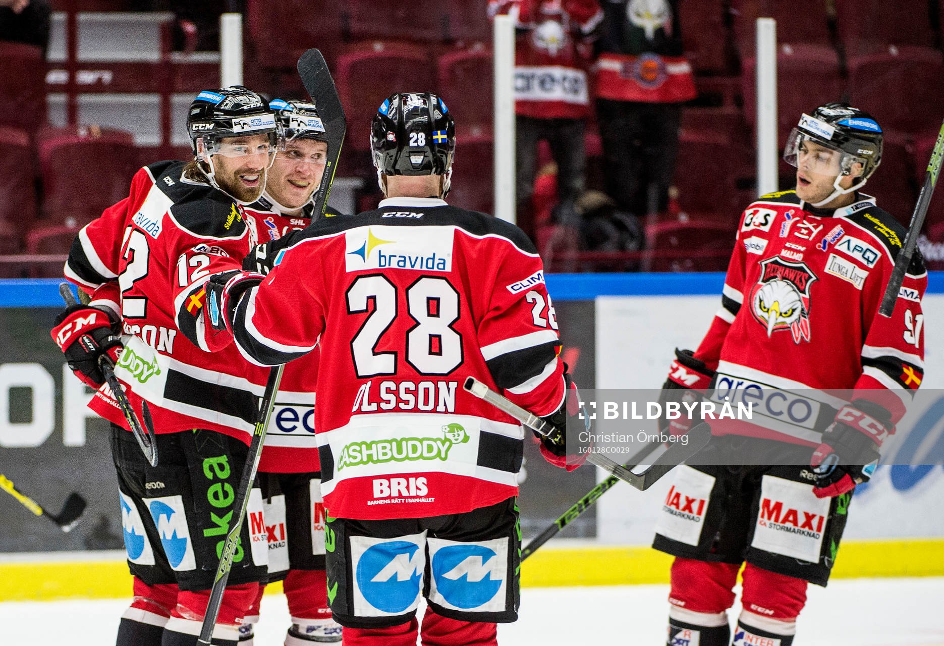 Malmö Redhawks Andreas Thuresson jublar åt 2-2 med