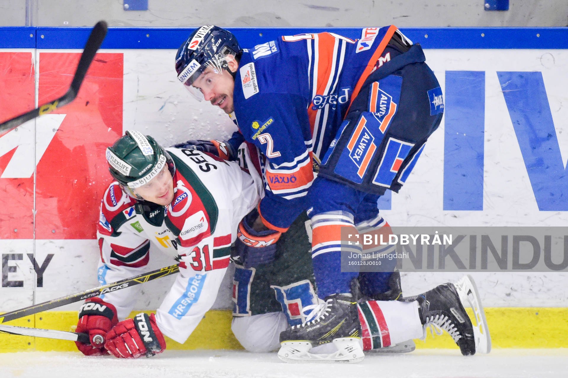 Frölundas Nicklas Lasu och Växjös Teemu Laakso