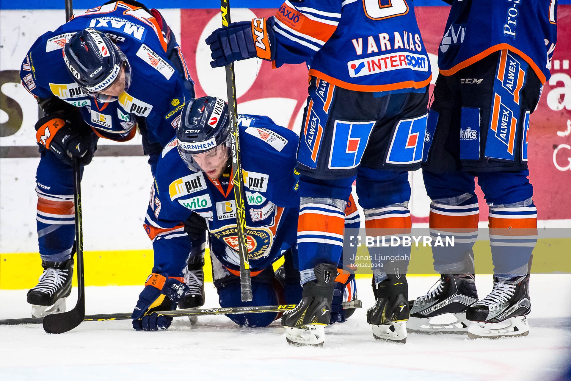 Växjös Robert Rosén grinar illa