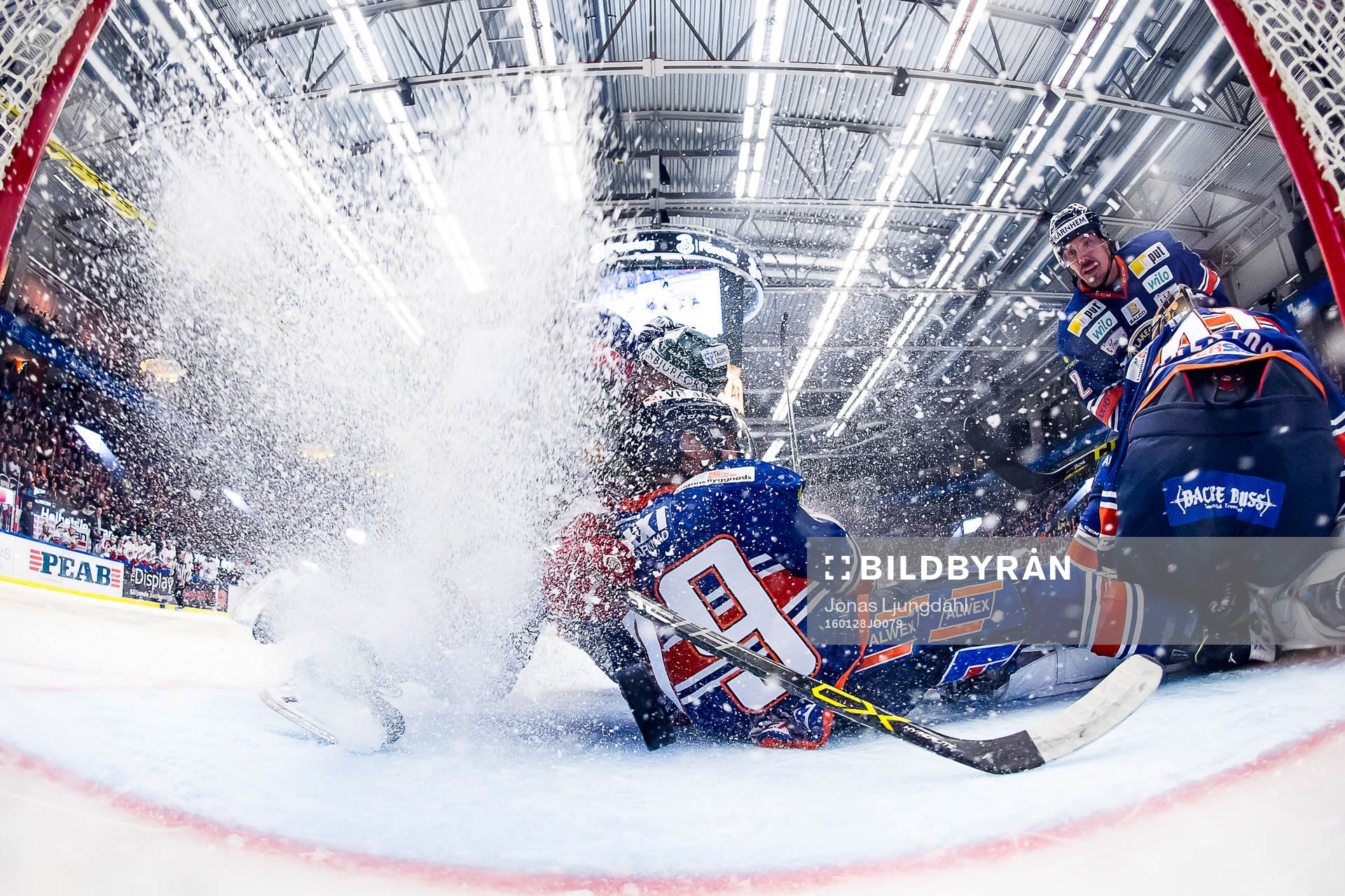 Frölundas Andreas Johnson (ej synlig i bild) gör mål 0-2