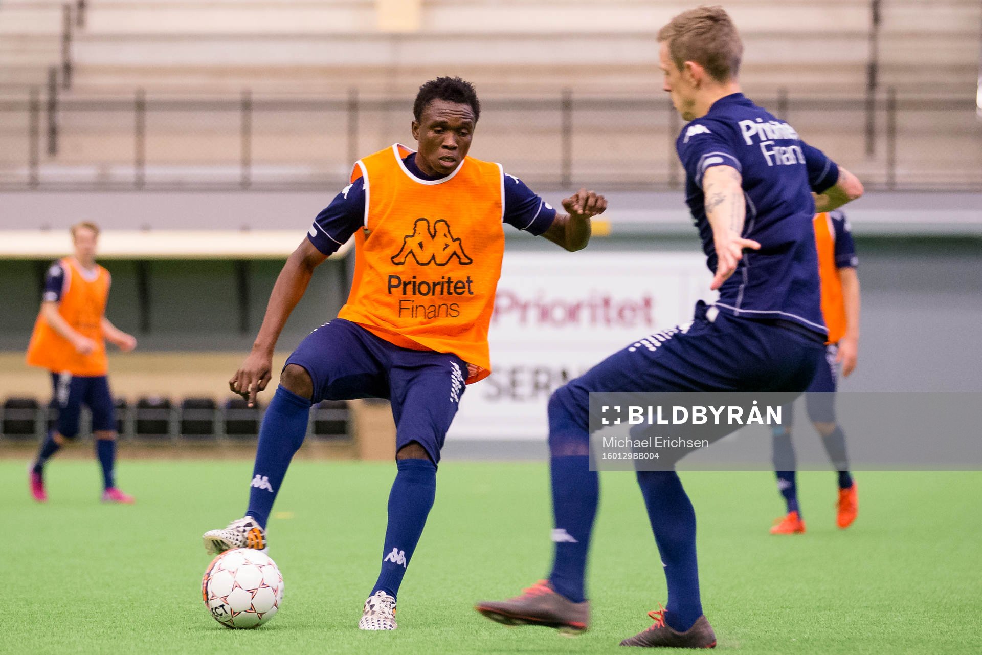IFK Göteborgs Sabah Lawson mot Sören Rieks under en träning med IFK Göteborg den 29 januari 2016 i Göteborg.