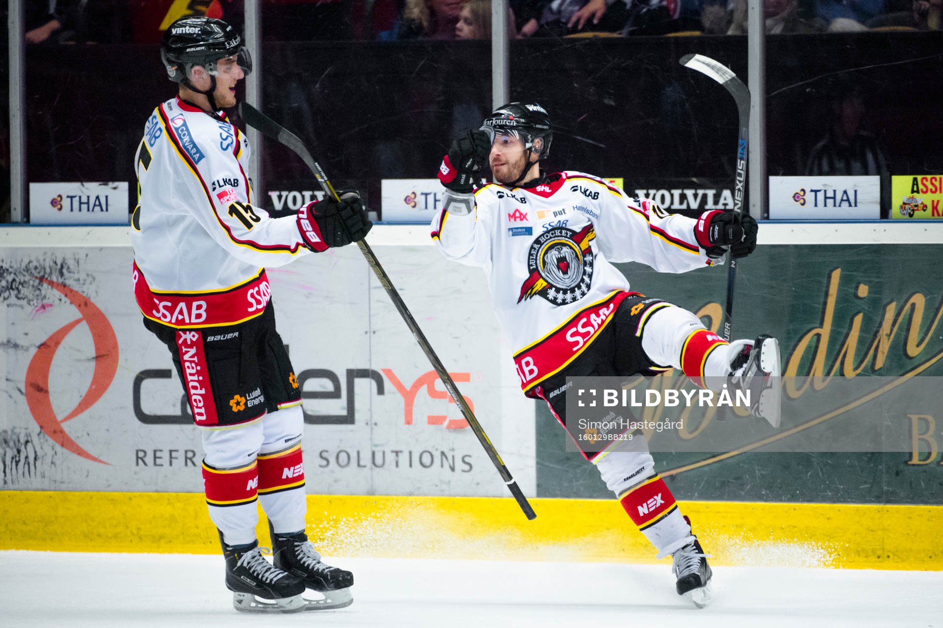 Luleås Christian Jaros och Jacob Micflikier jublar