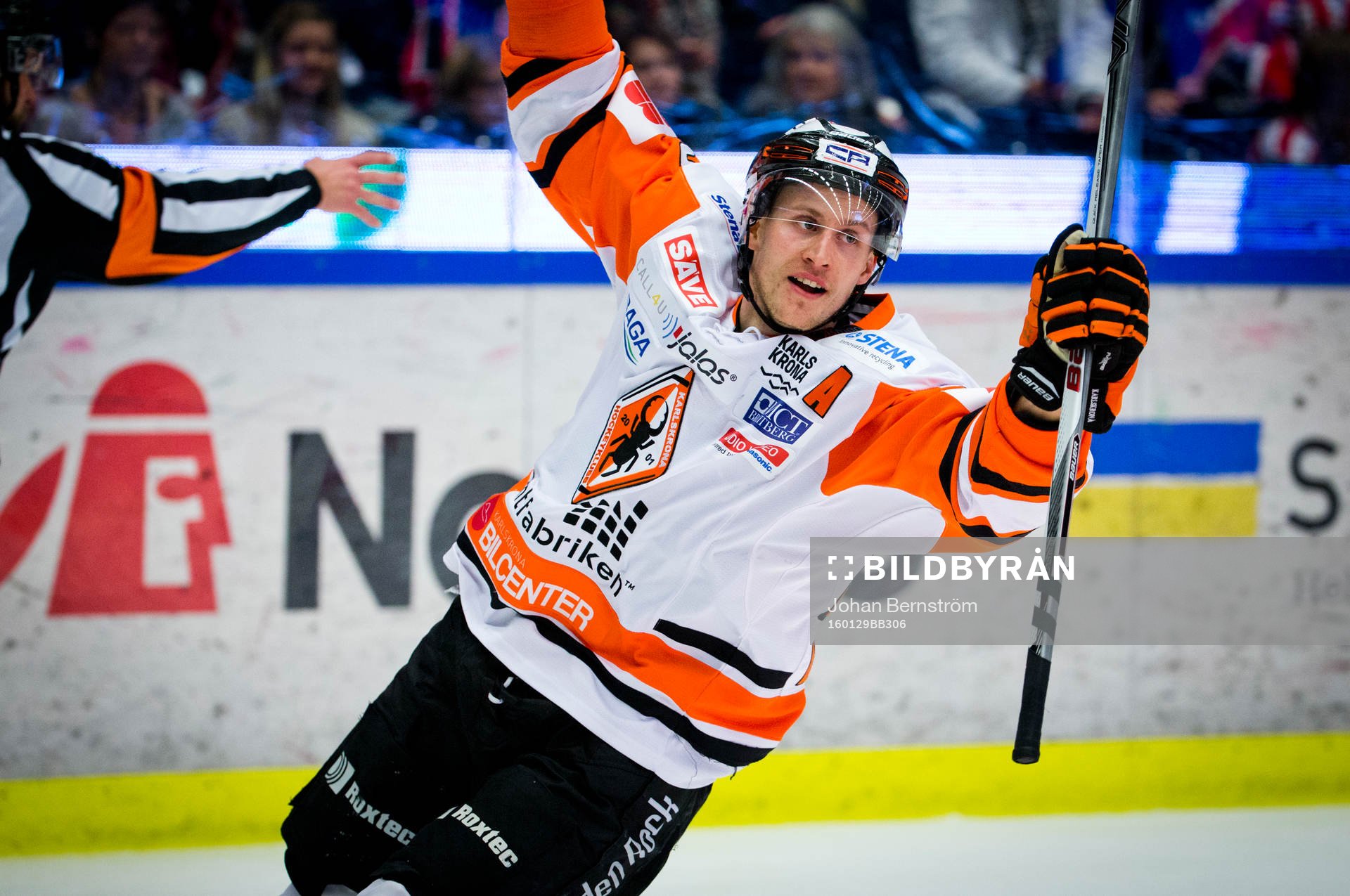 Karlskronas Alexander Bergström jublar