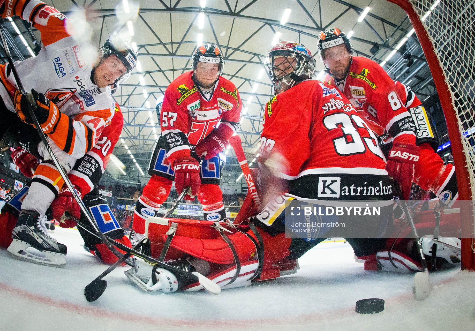Kamp mellan Karlskronas Emil Larsson och Örebros Johan