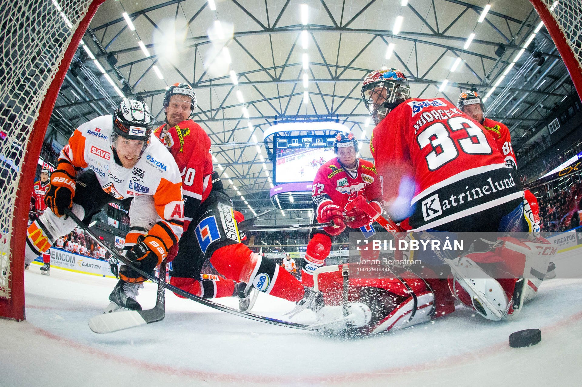 Kamp mellan Karlskronas Emil Larsson och Örebros Marcus