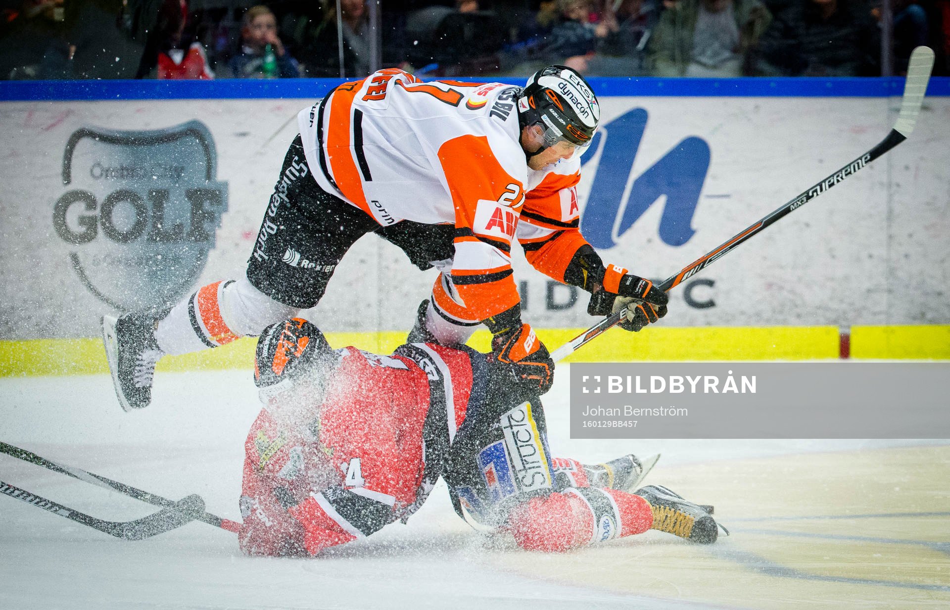 Örebros Petr Zamorsky och Karlskronas Riley Holzapfel