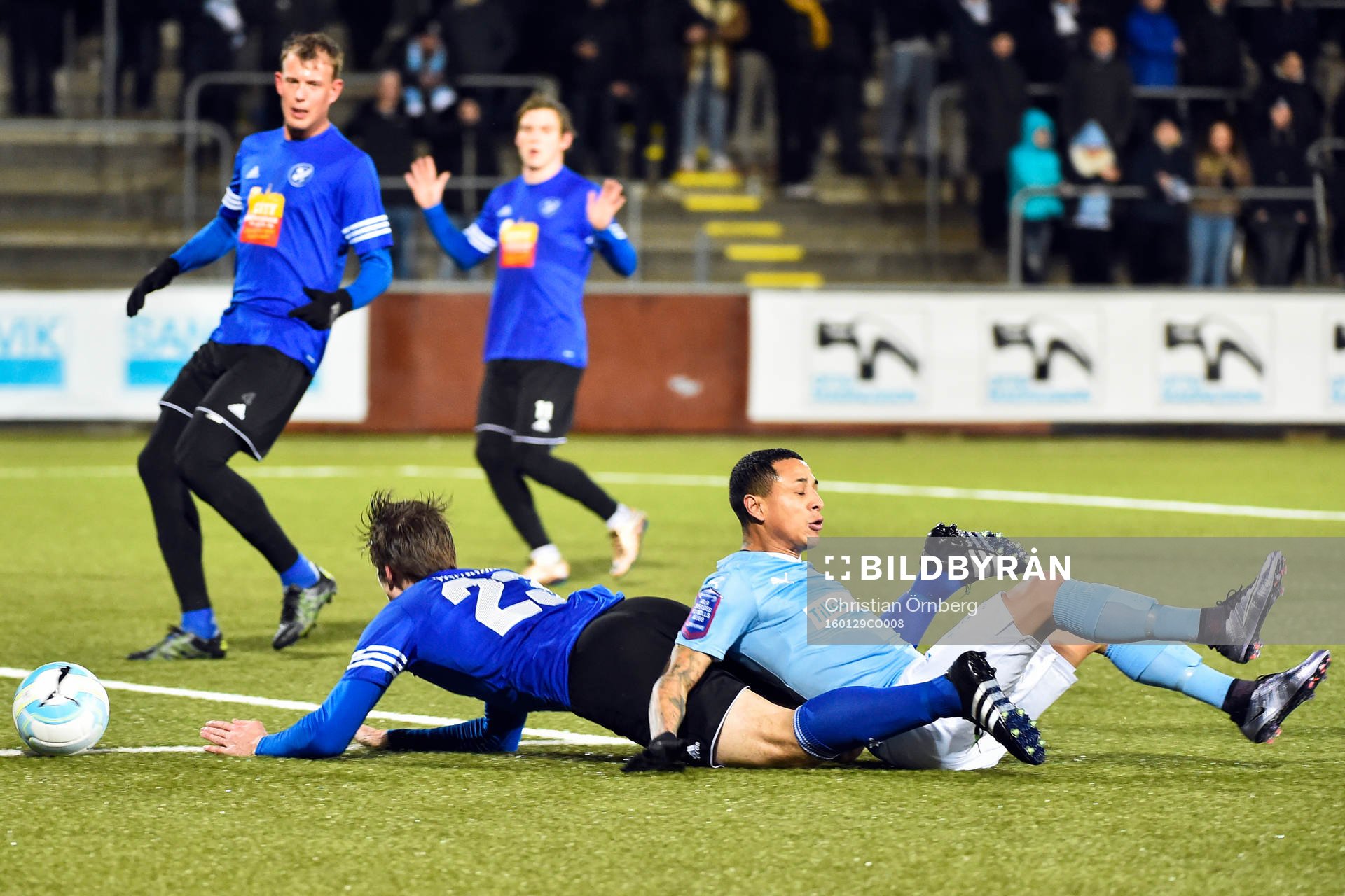 Fremad Amagers Heini Vatnsdal och Malmös Yoshimar Yotún