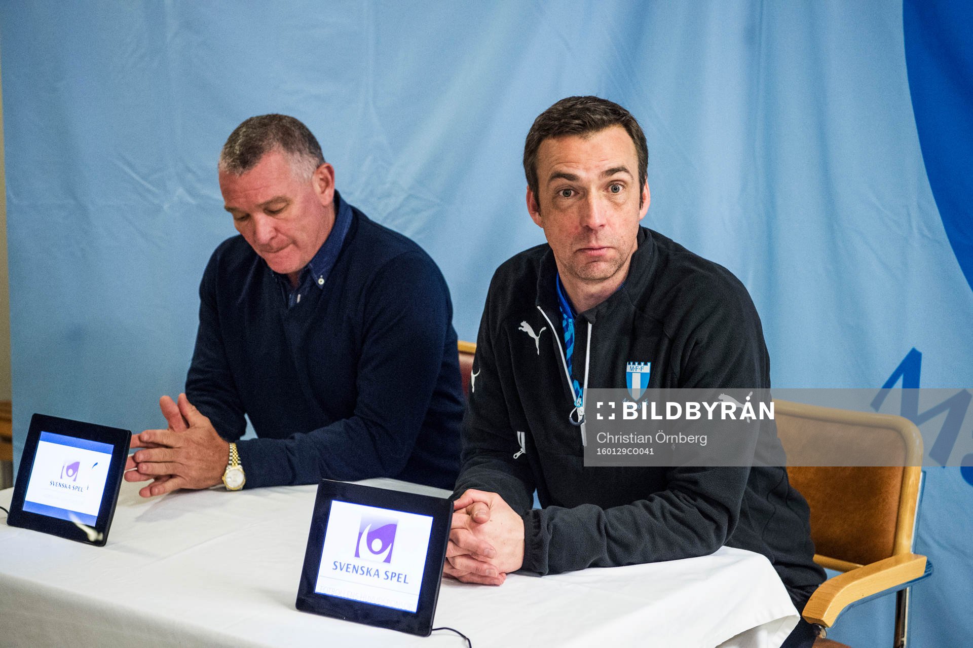 Fremad Amagers tränare John Faxe Jensen och Malmös tränaren Allan Kuhn på presskonferensen efter träningsmatchen i fotboll mellan Malmö FF och Fremad Amager den 29 januari 2016 i Malmö.
