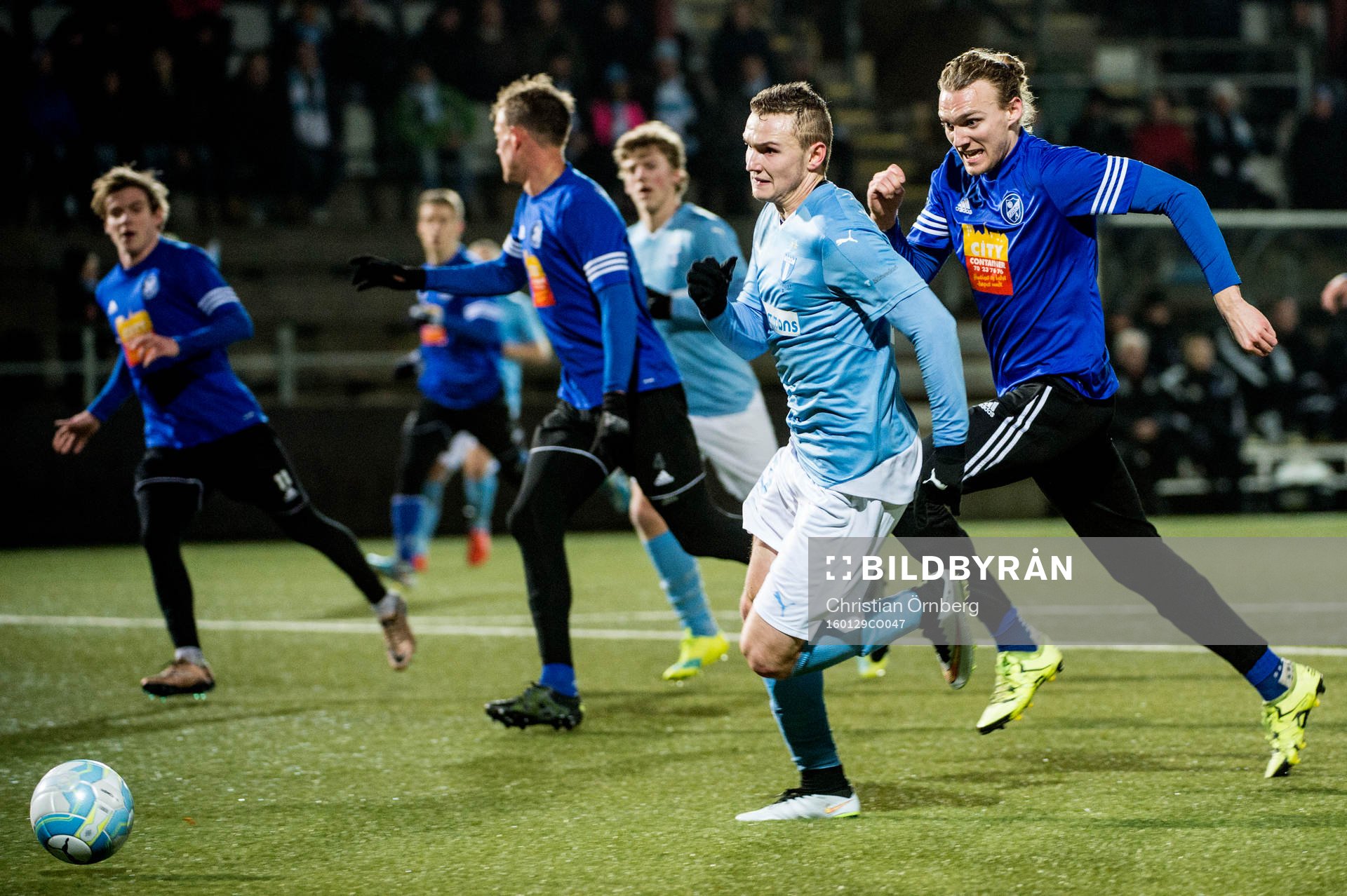 Malmös Piotr Johansson och Fremad Amagers Villads Bache
