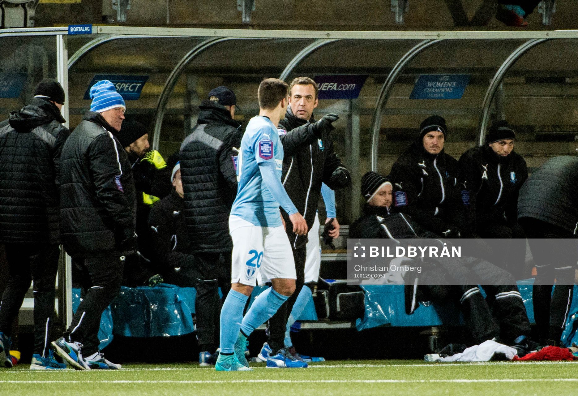 Malmös tränaren Allan Kuhn och Vladimir Rodic under träningsmatchen i fotboll mellan Malmö FF och Fremad Amager den 29 januari 2016 i Malmö.