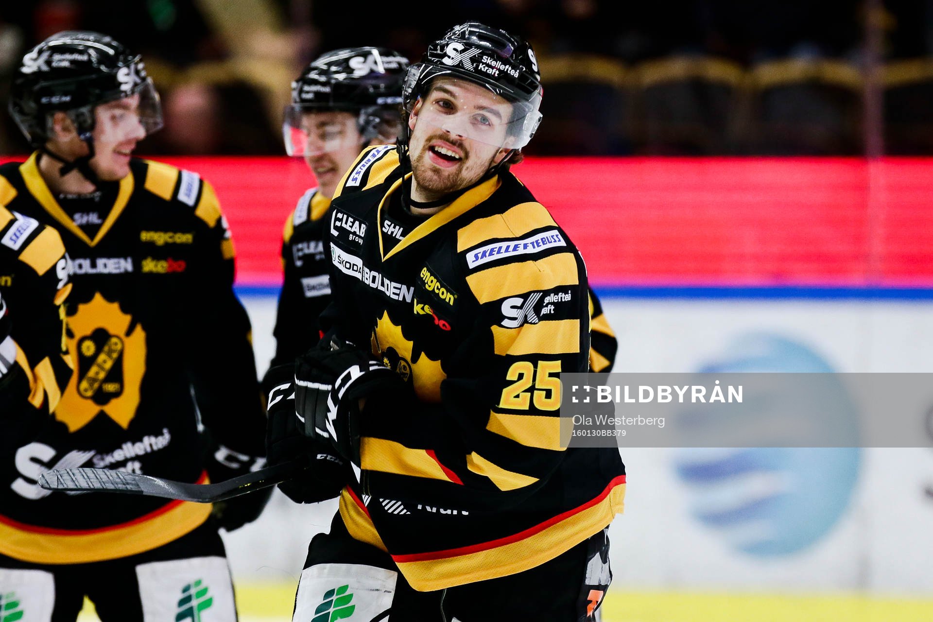 Skellefteås Axel Holmström jublar