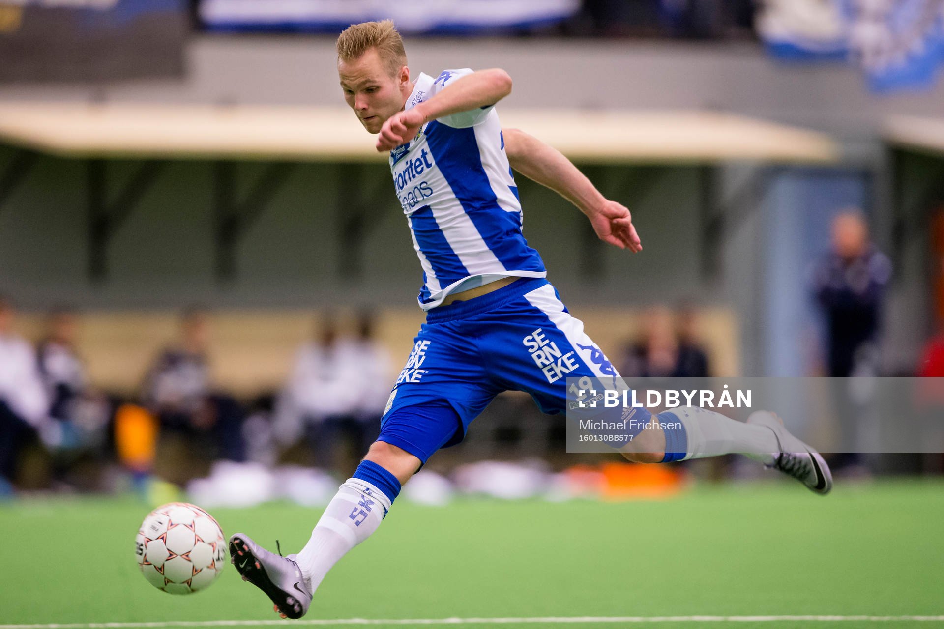IFK Göteborgs Gustav Engvall skjuter 1-0