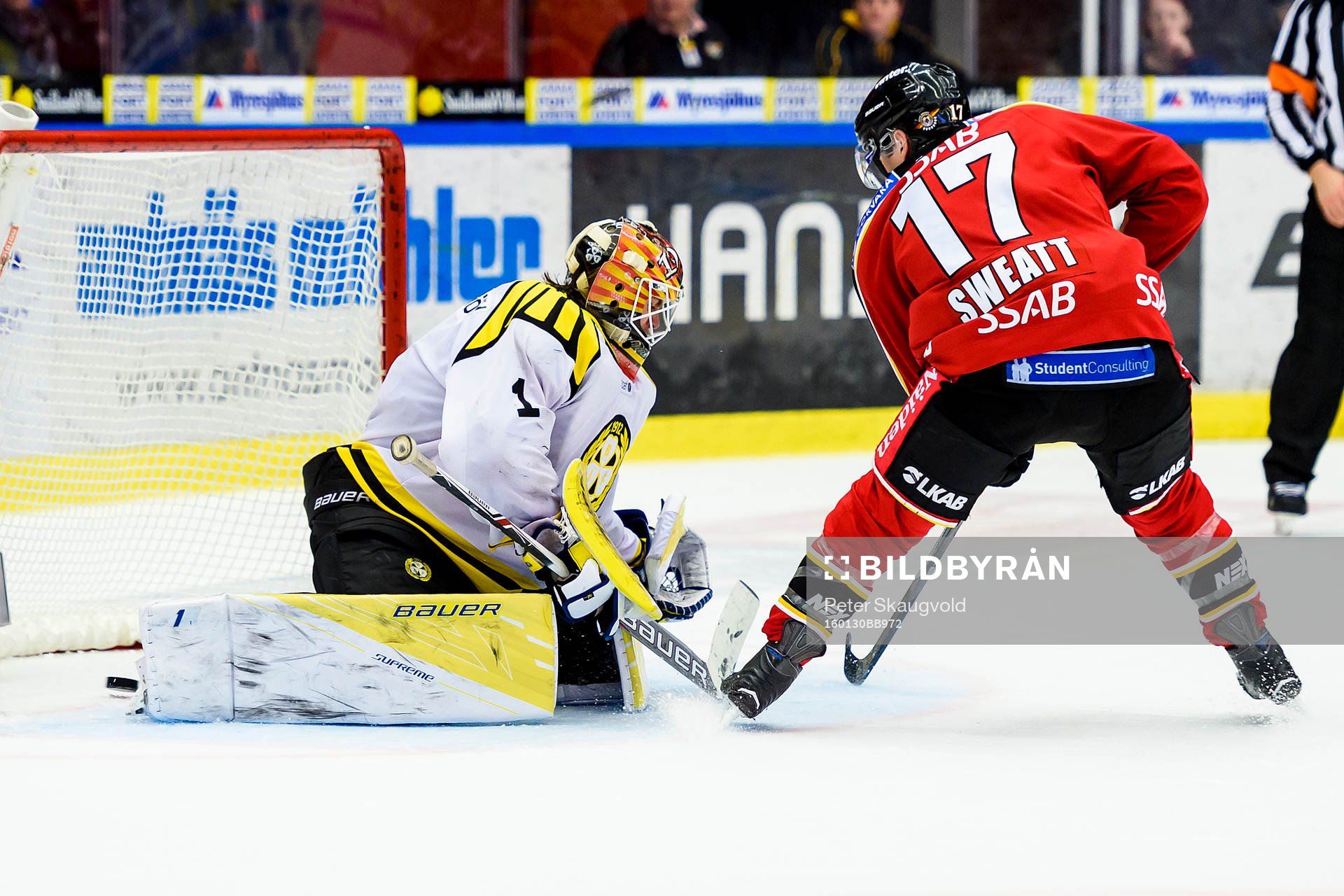 Luleås Bill Sweatt sätter sin straff bakom Brynäs