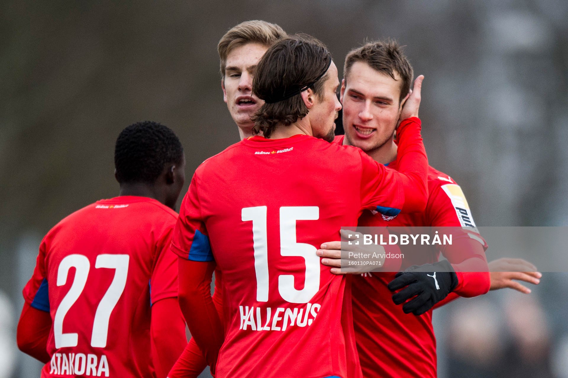 Helsingborgs spelare jublar efter 3-0 målet genom Linus Hallenius (m) under en träningsmatch i fotboll mellan Helsingborg och Halmstad 30 januari 2016 i Helsingborg.
