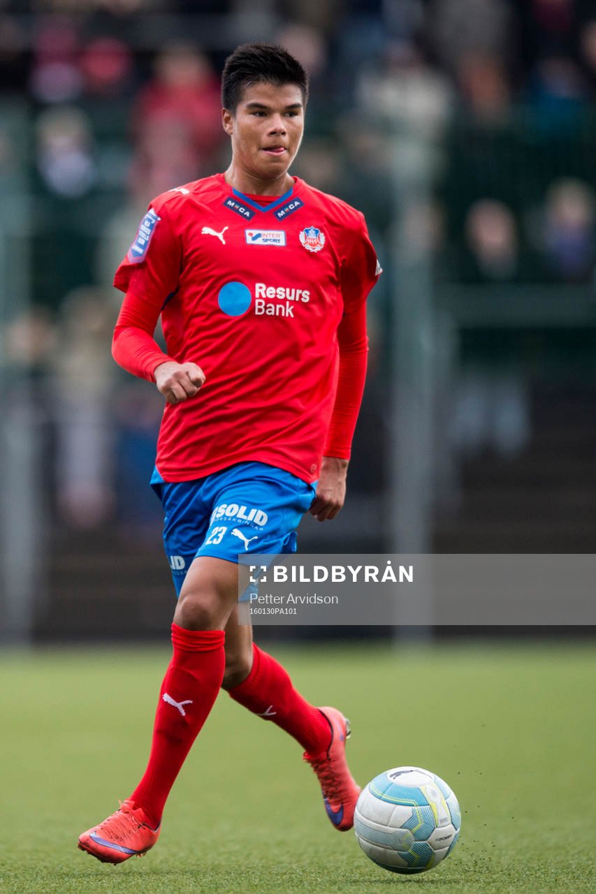 Helsingborgs Jonathan Larsson under en träningsmatch i fotboll mellan Helsingborg och Halmstad 30 januari 2016 i Helsingborg.