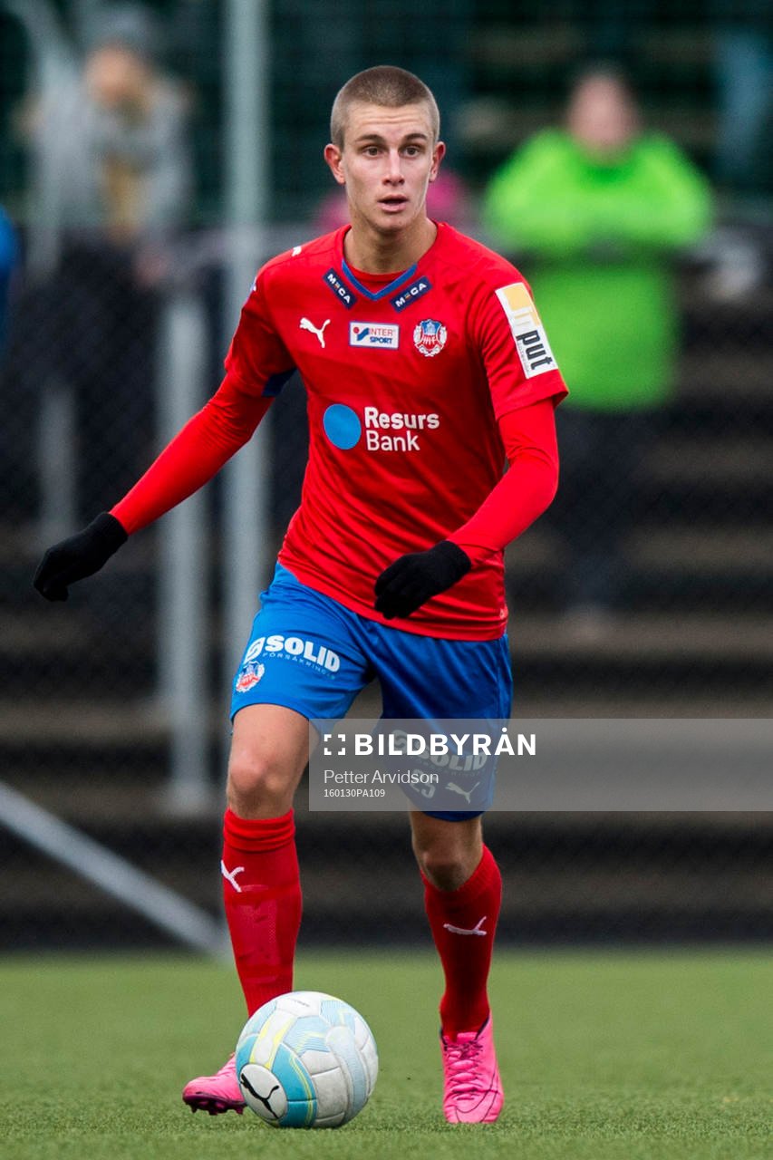 Helsingborgs Felix Bindelöv under en träningsmatch i fotboll mellan Helsingborg och Halmstad 30 januari 2016 i Helsingborg.