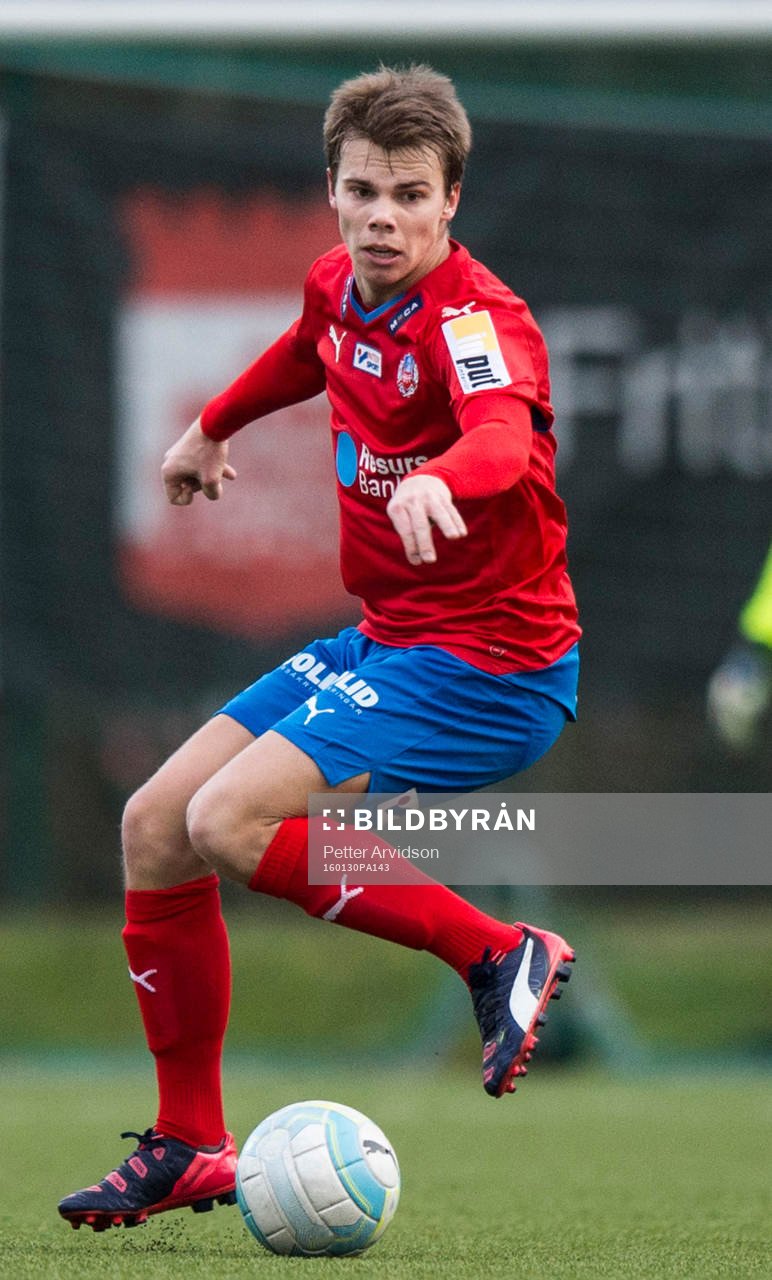 Helsingborgs Elias Andersson under en träningsmatch i fotboll mellan Helsingborg och Halmstad 30 januari 2016 i Helsingborg.