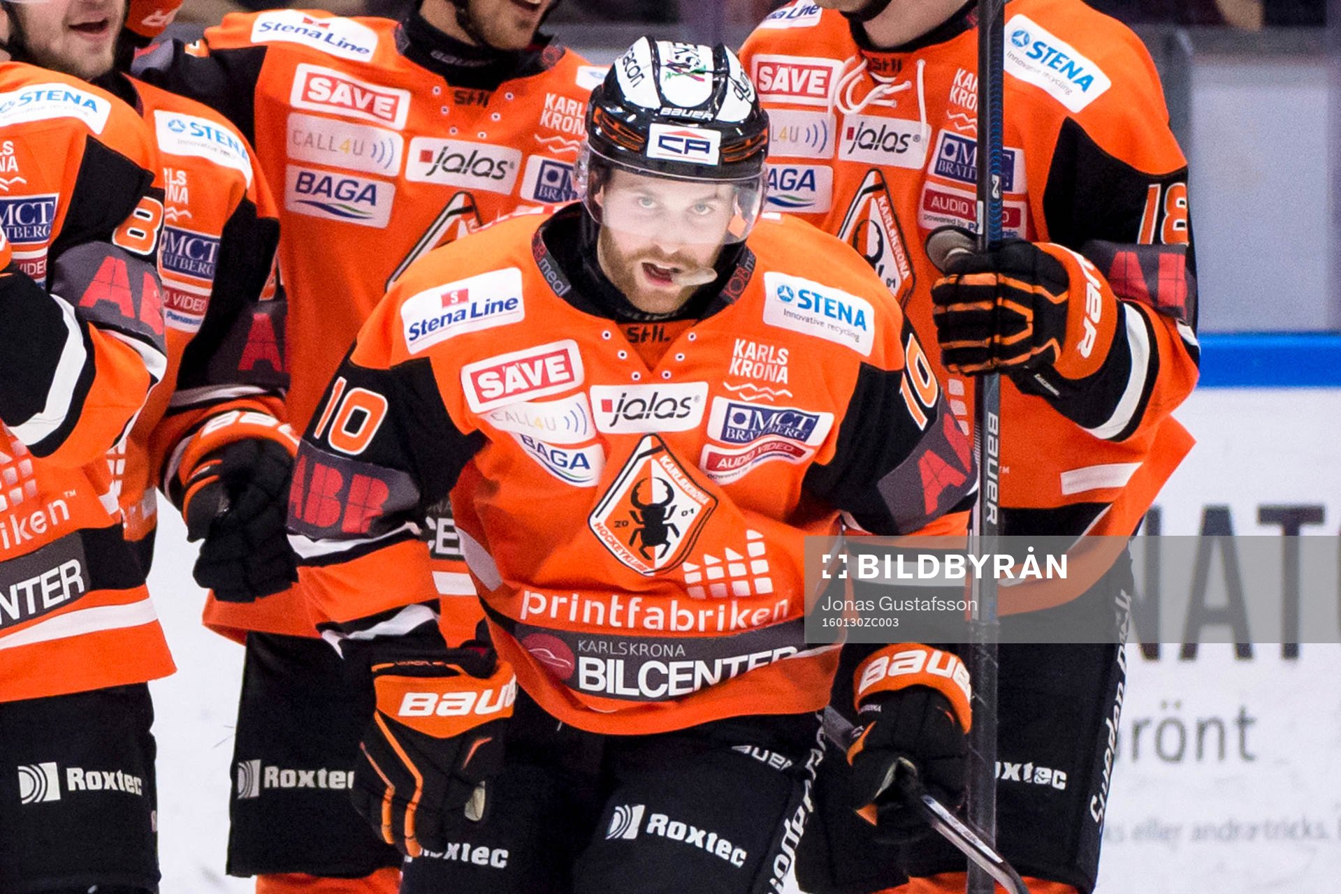 Karlskronas Mattias Guter har gjort 3-0 och jublar