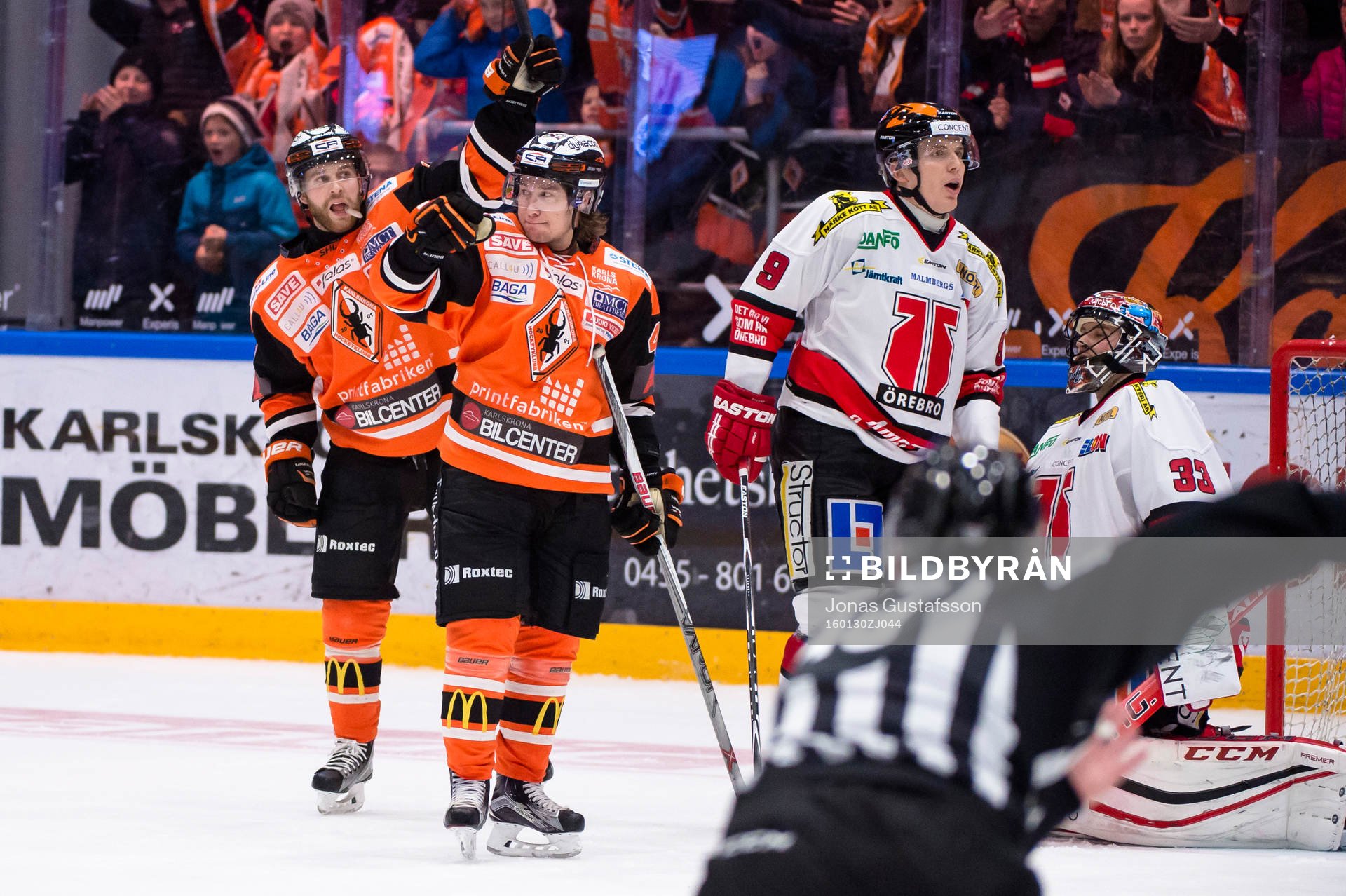 Karlskronas Filip Cruseman har gjort 8-2 och jublar och