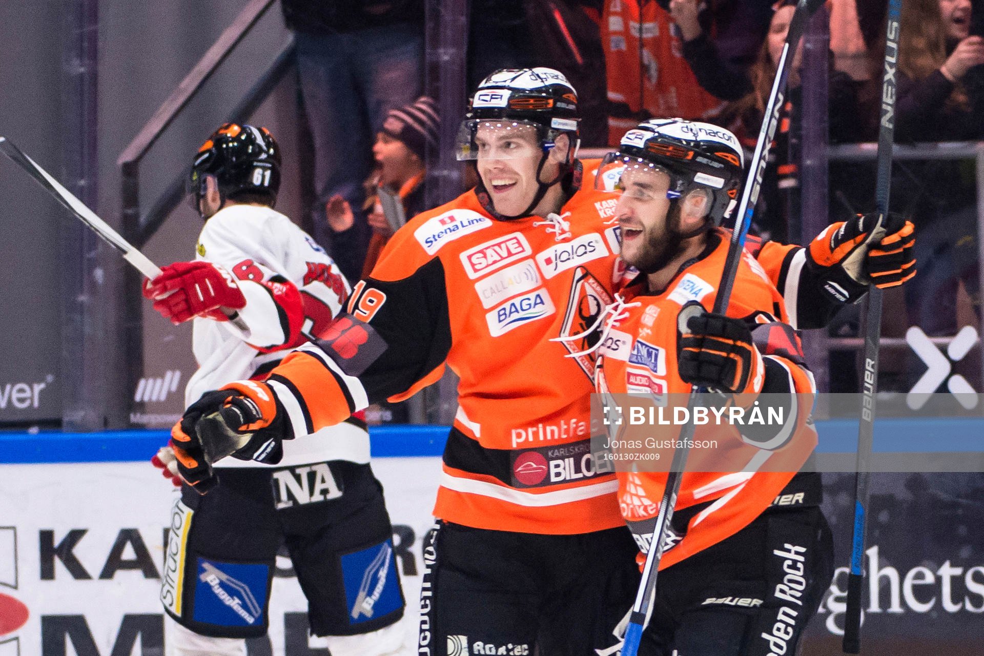 Karlskronas Kristoffer Söder har gjort 2-0 och jublar