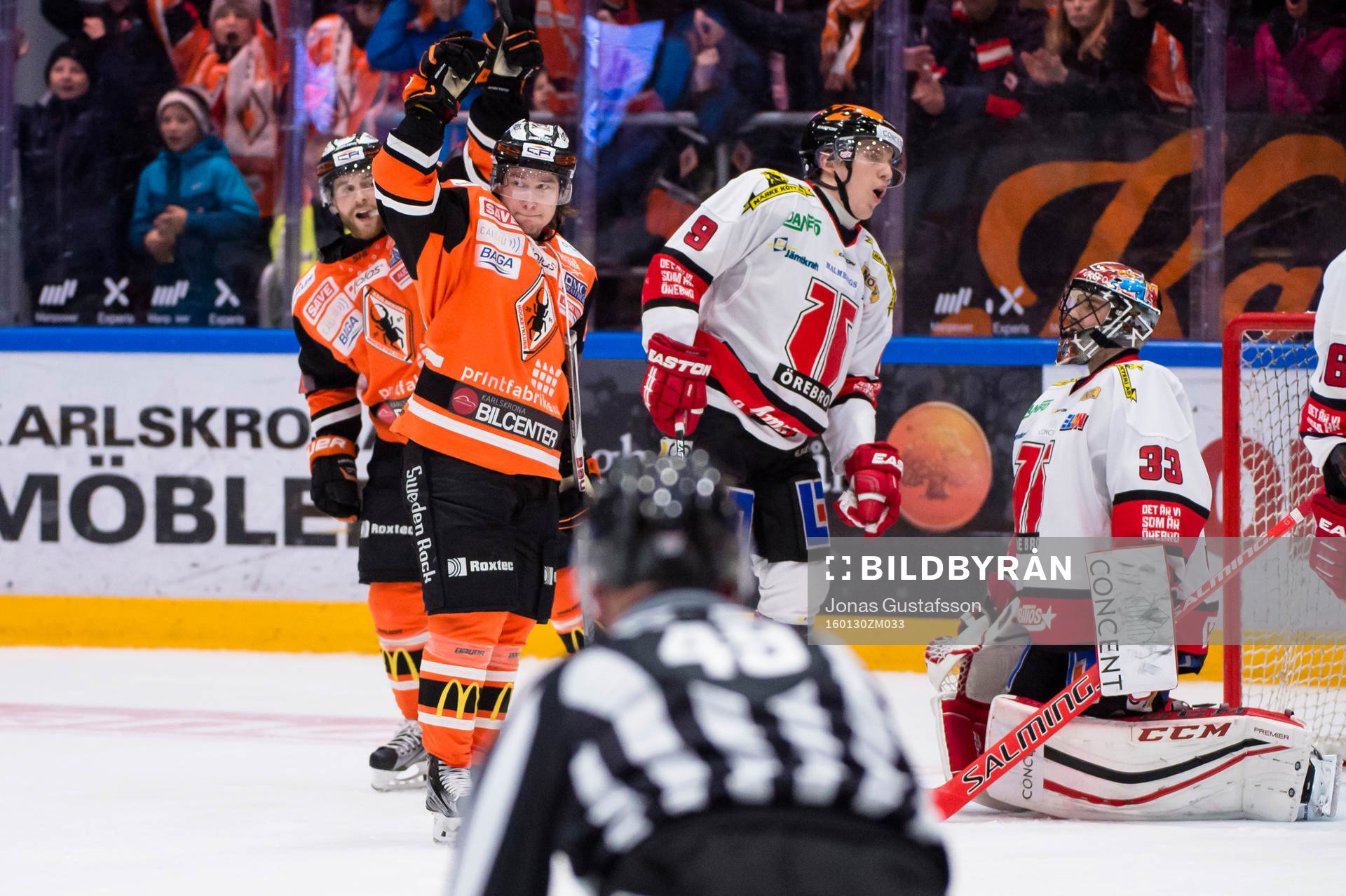 Karlskronas Filip Cruseman har gjort 8-2 och jublar och