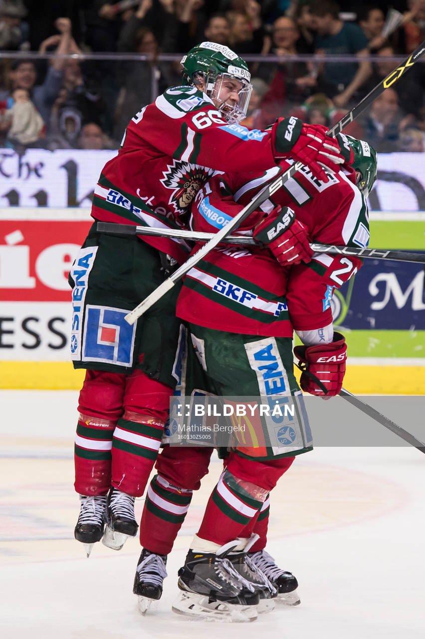 Frölundas Oscar Fantenberg och Nicklas Lasu jublar med
