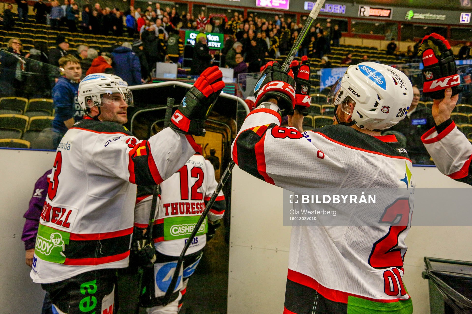 Malmö Redhawks Kent McDonell och Jens Olsson jublar