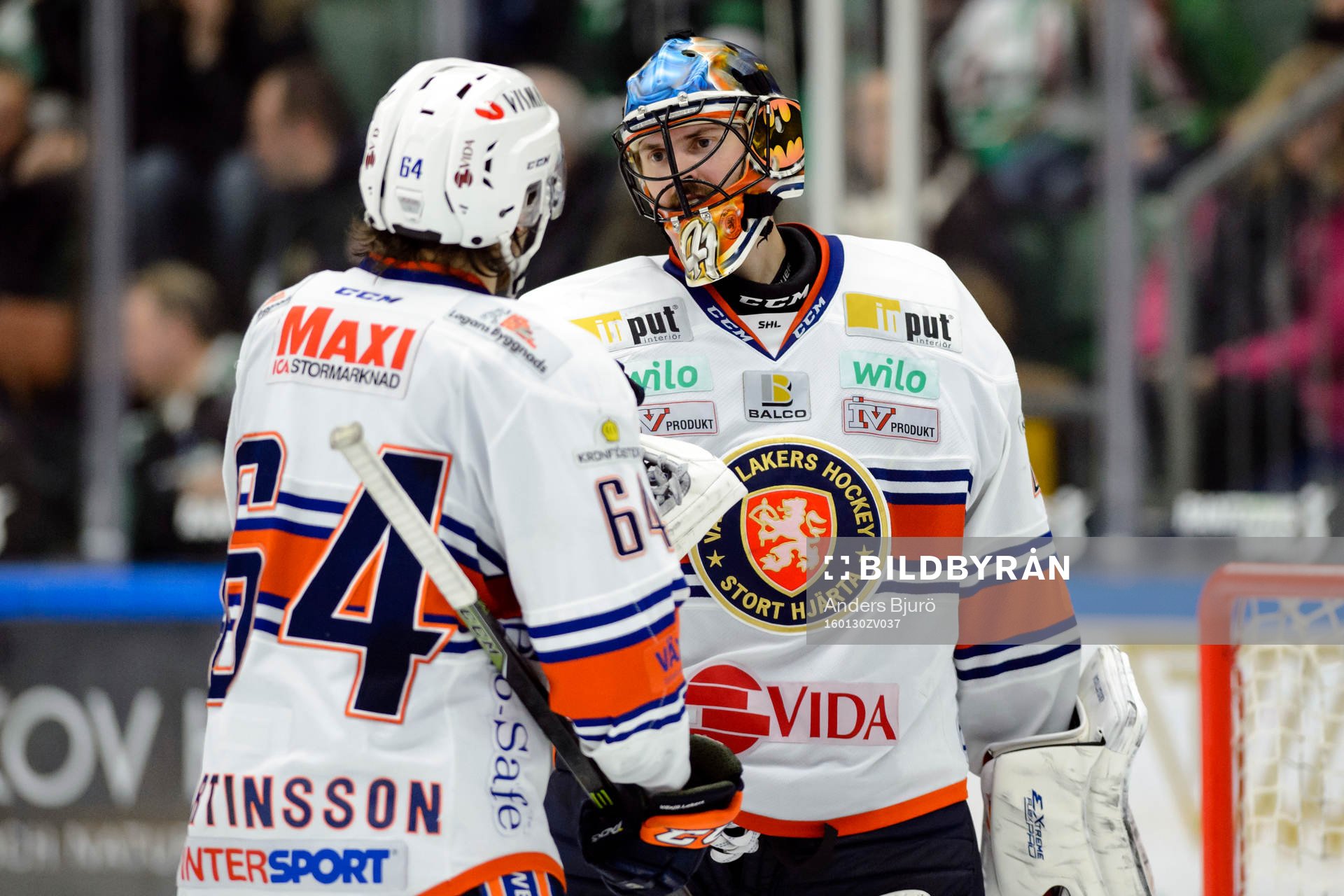 Växjös Eric Martinsson jublar med målvakt Cristopher