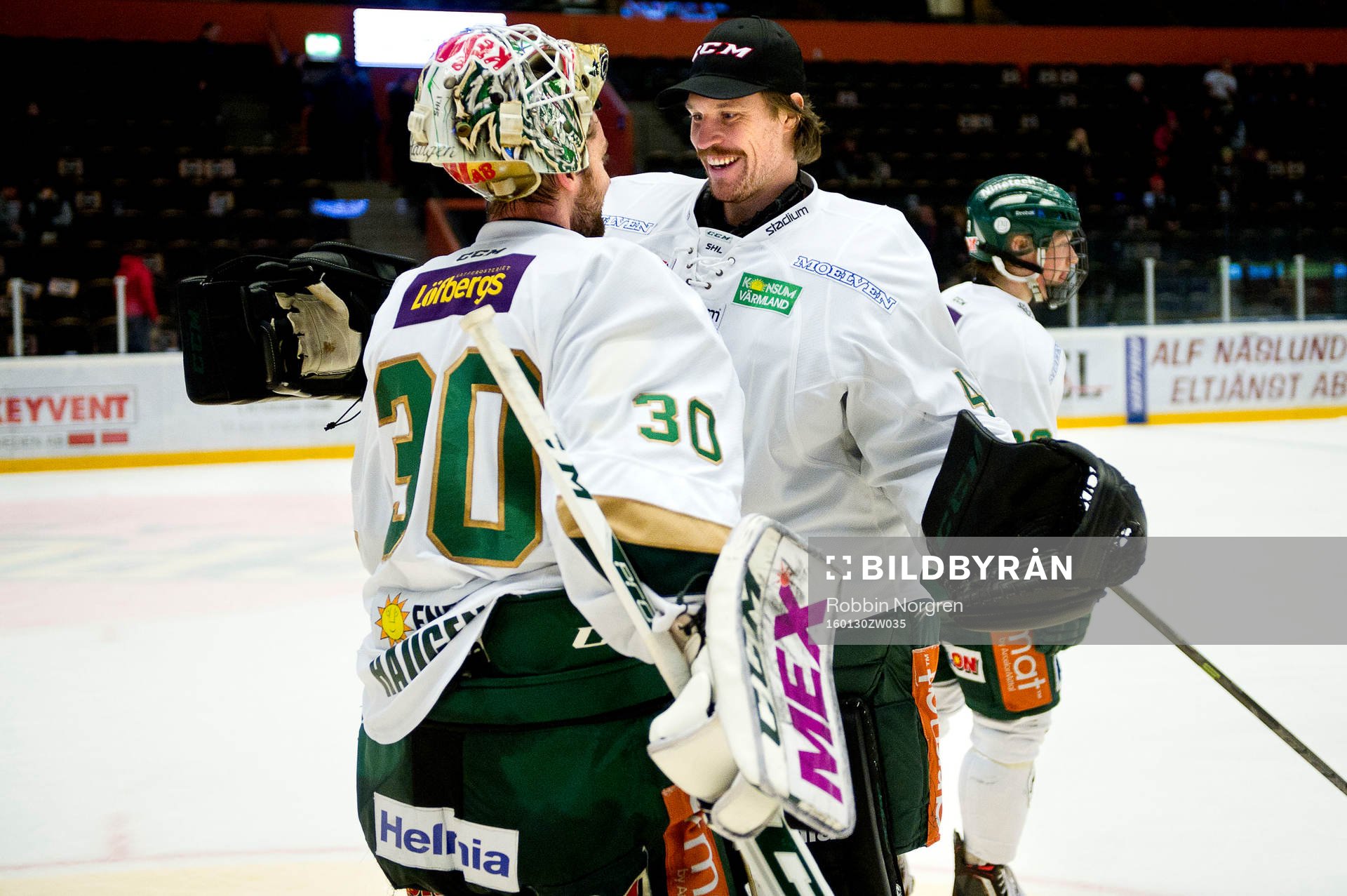 Färjestads målvakt Lars Haugen och målvakt Justin Pogge