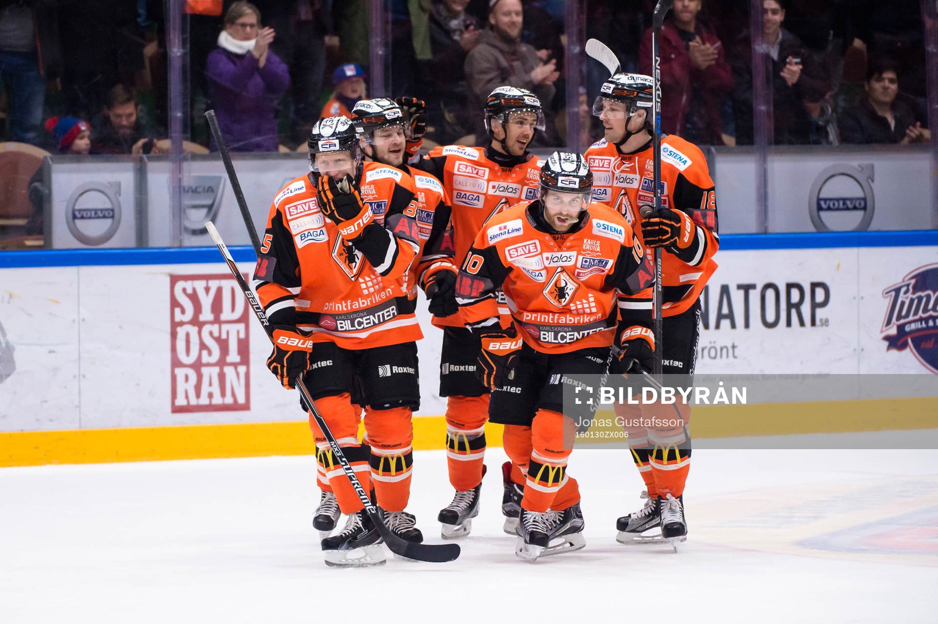 Karlskronas Mattias Guter har gjort 3-0 och jublar